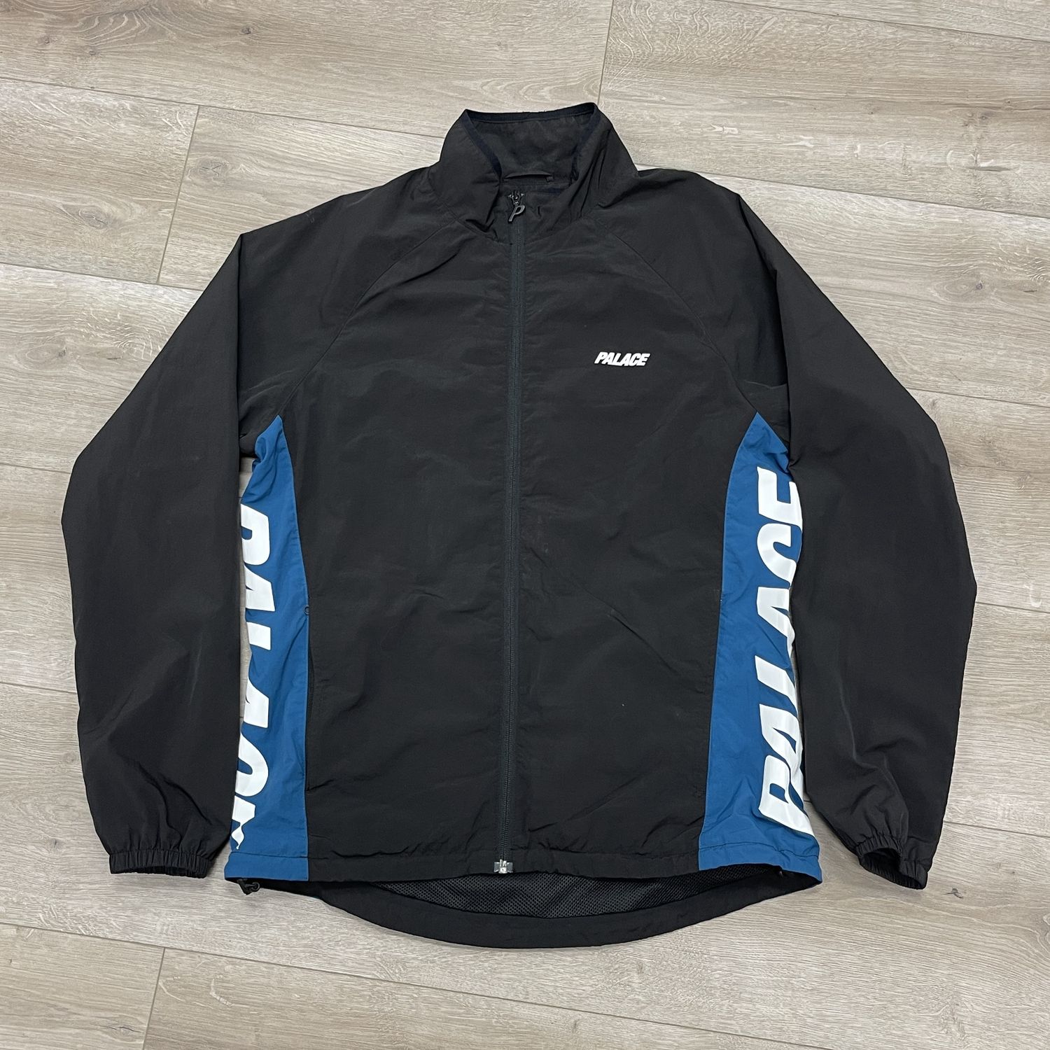 Palace Run-It Shell Top Black/Teal - Pre-Owned, Clothing Size: M, Product Condition: Pre-Owned