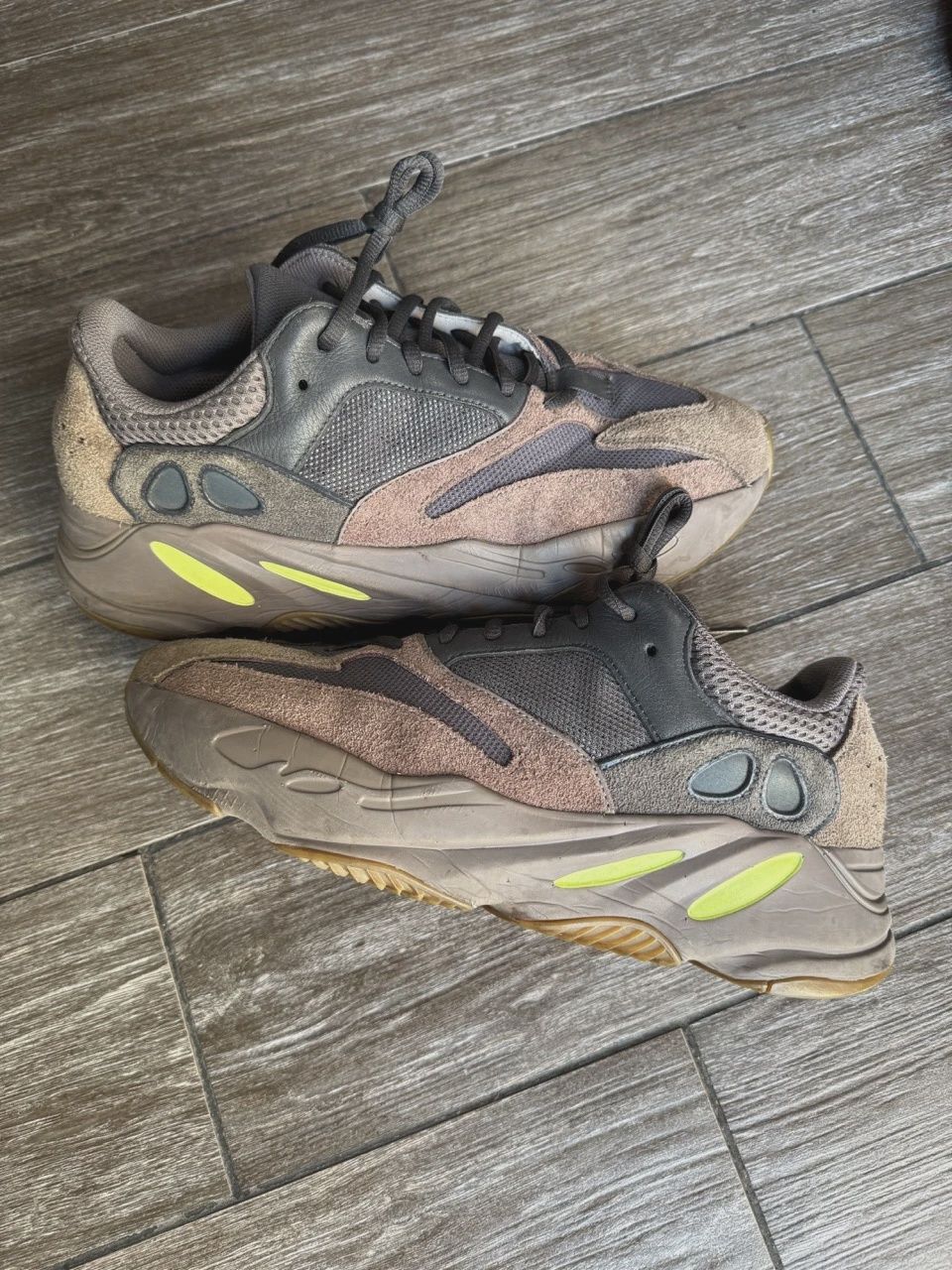 adidas Yeezy Boost 700 Mauve • Pre-Owned [8398]