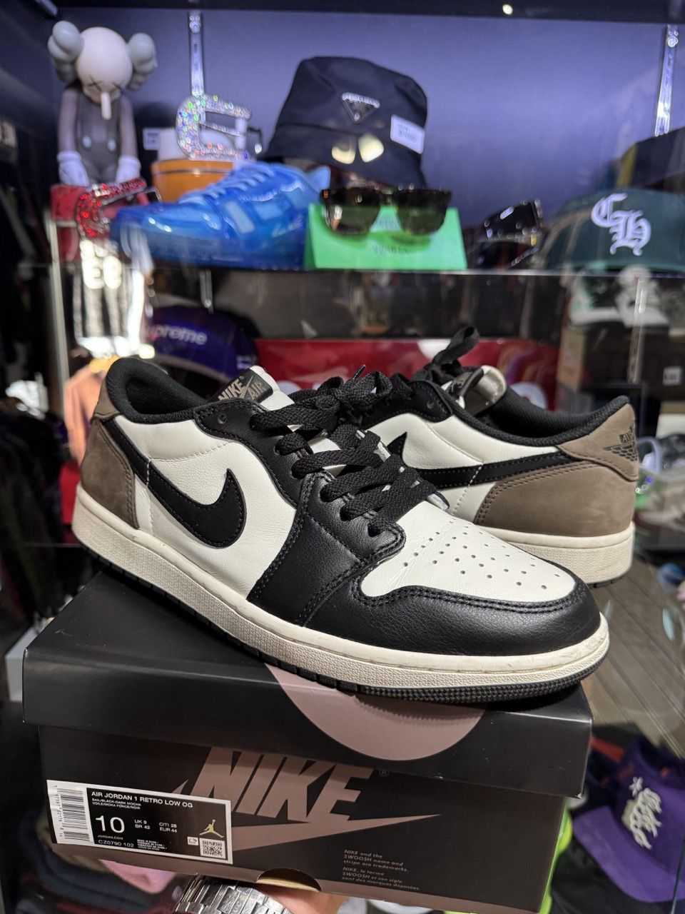 Jordan 1 Retro Low OG Mocha - Pre-Owned, Product Condition: Pre-Owned, Shoe Size: US M 10