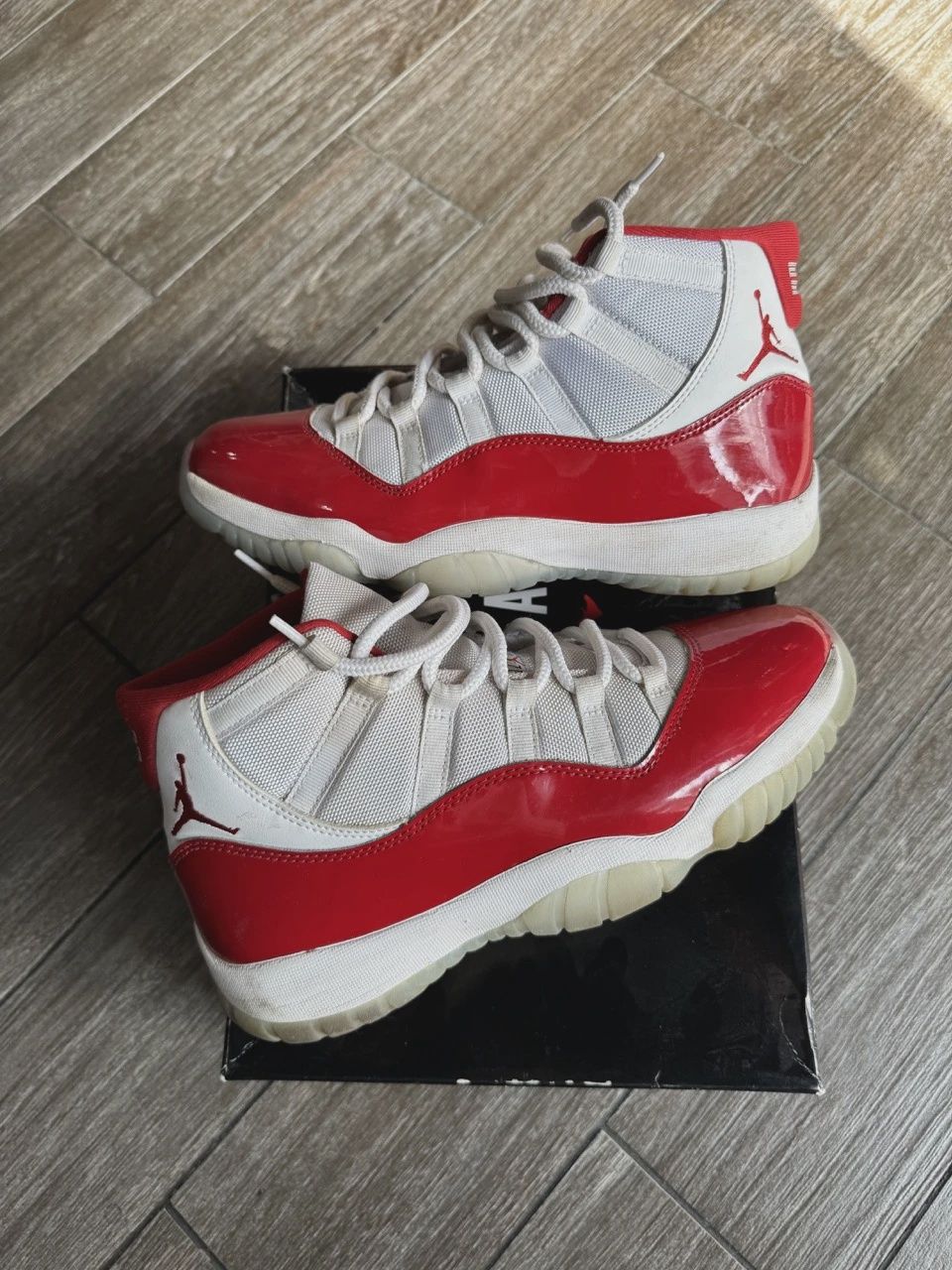 Air Jordan 11 Retro Cherry (2022) • Pre-Owned [0930]