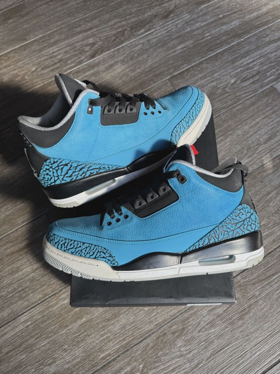Air Jordan 3 Retro Powder Blue • Pre-Owned [8793]