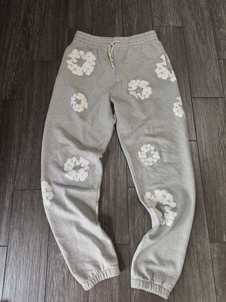 Denim Tears The Cotton Wreath Sweatpants Grey • Pre-Owned [8383]