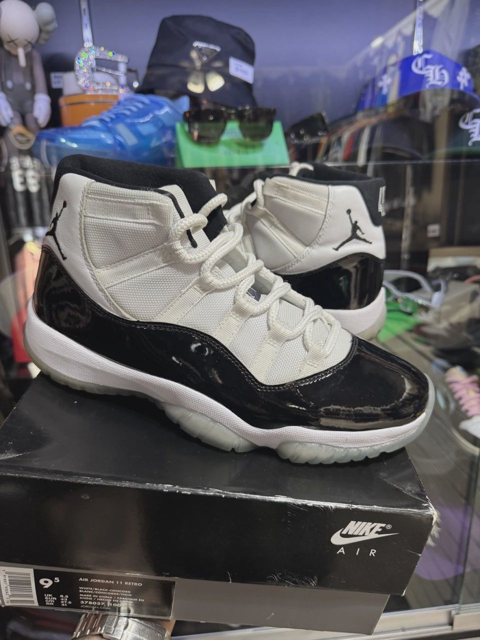 Air Jordan 11 Retro Concord (2018) • Pre-Owned [9067]