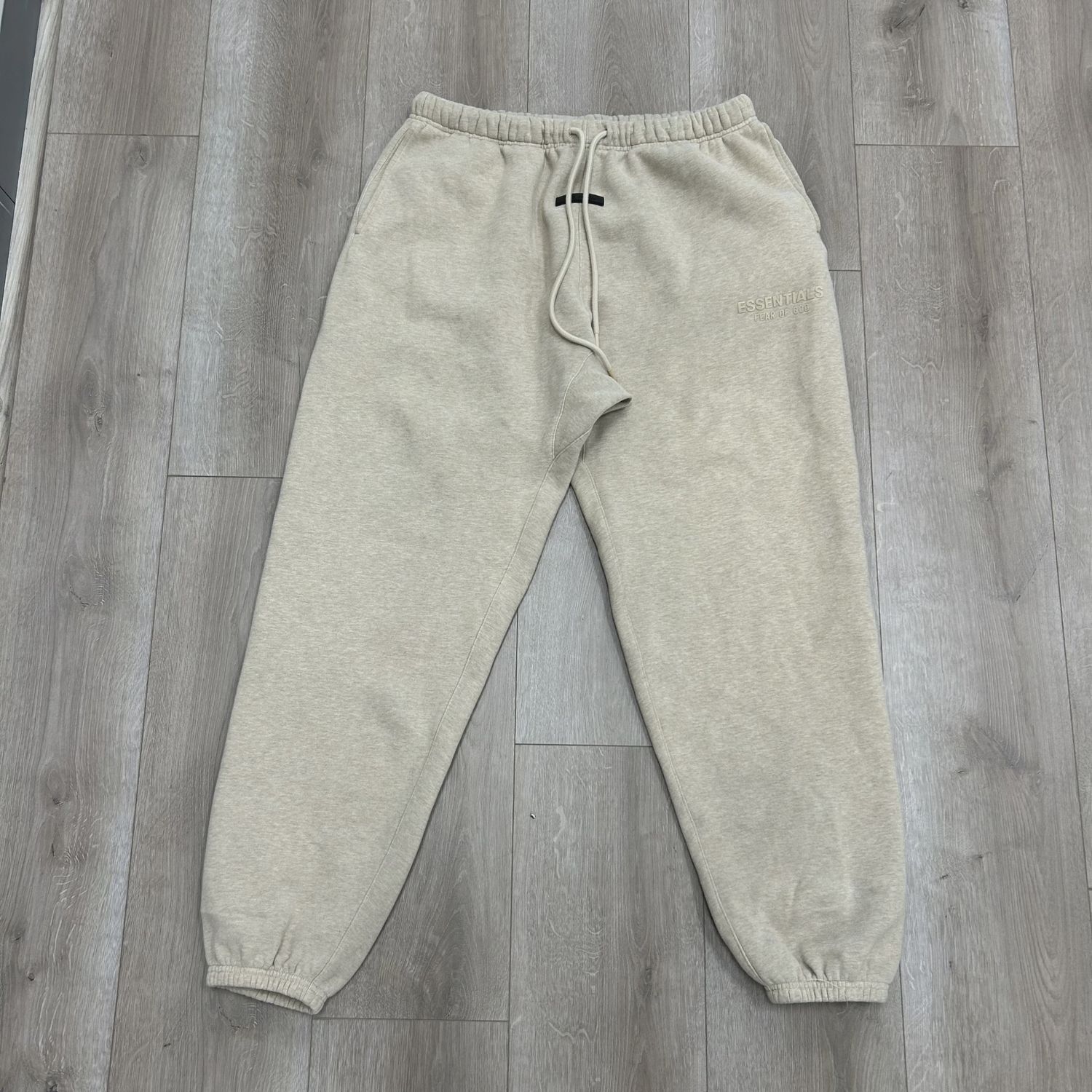 Essentials sweatpants  • Pre-Owned [3449]