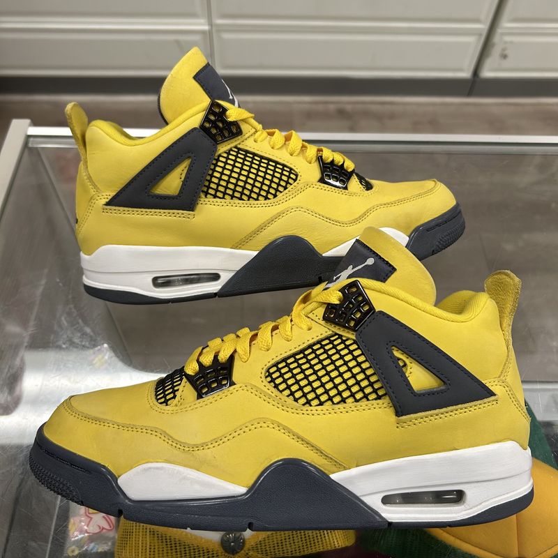 Jordan 4 Retro Lightning (2021) Pre-Owned NO BOX