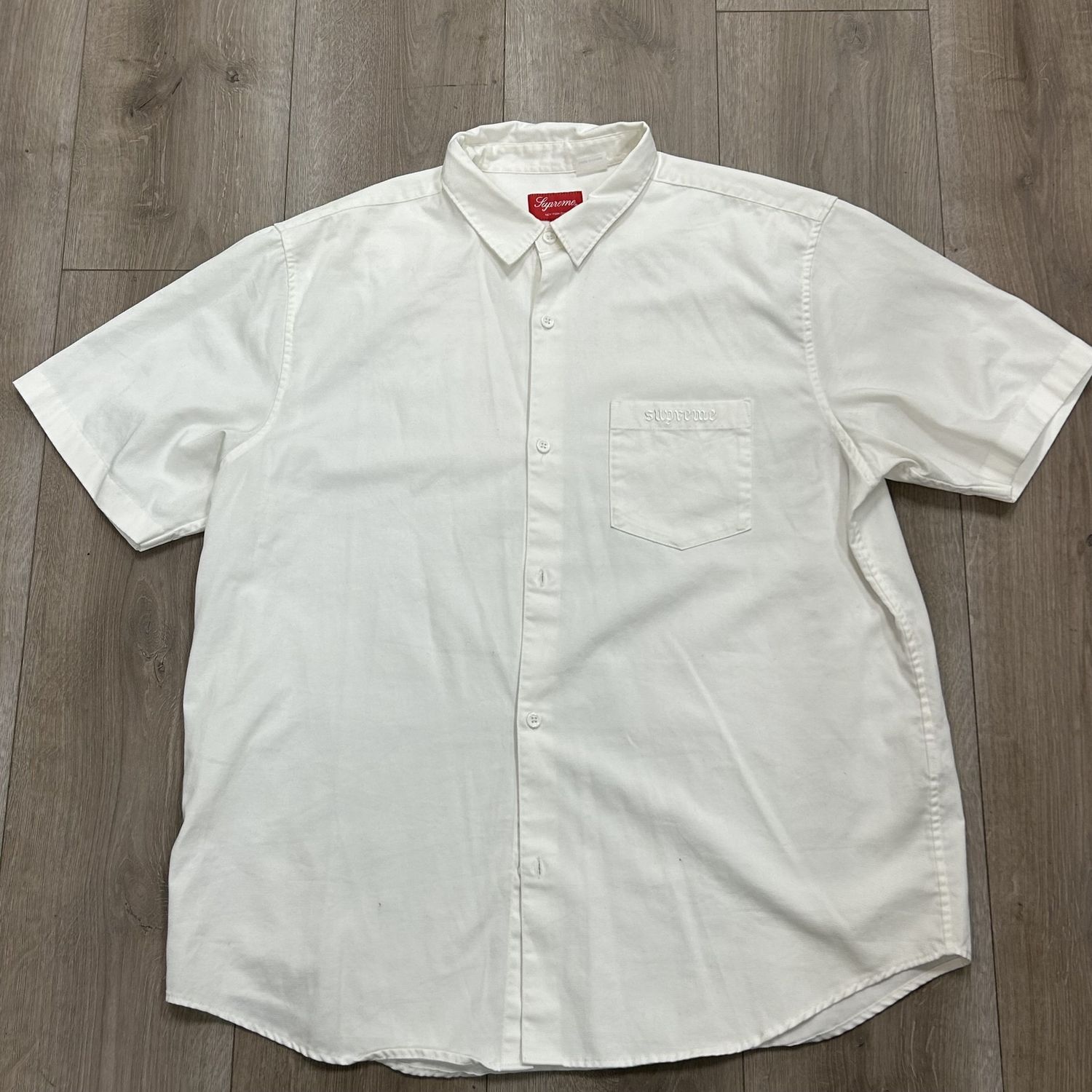 Supreme Croc Patch S/S Work Shirt White - Pre-Owned, Clothing Size: XL, Product Condition: Pre-Owned