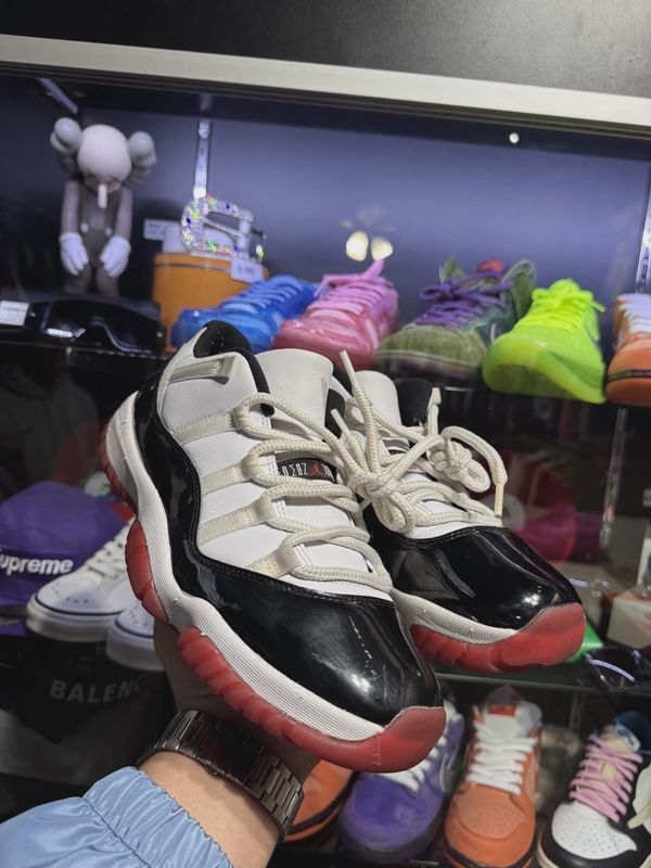 Air Jordan 11 Retro Low Concord Black Red • Pre-Owned [4944]