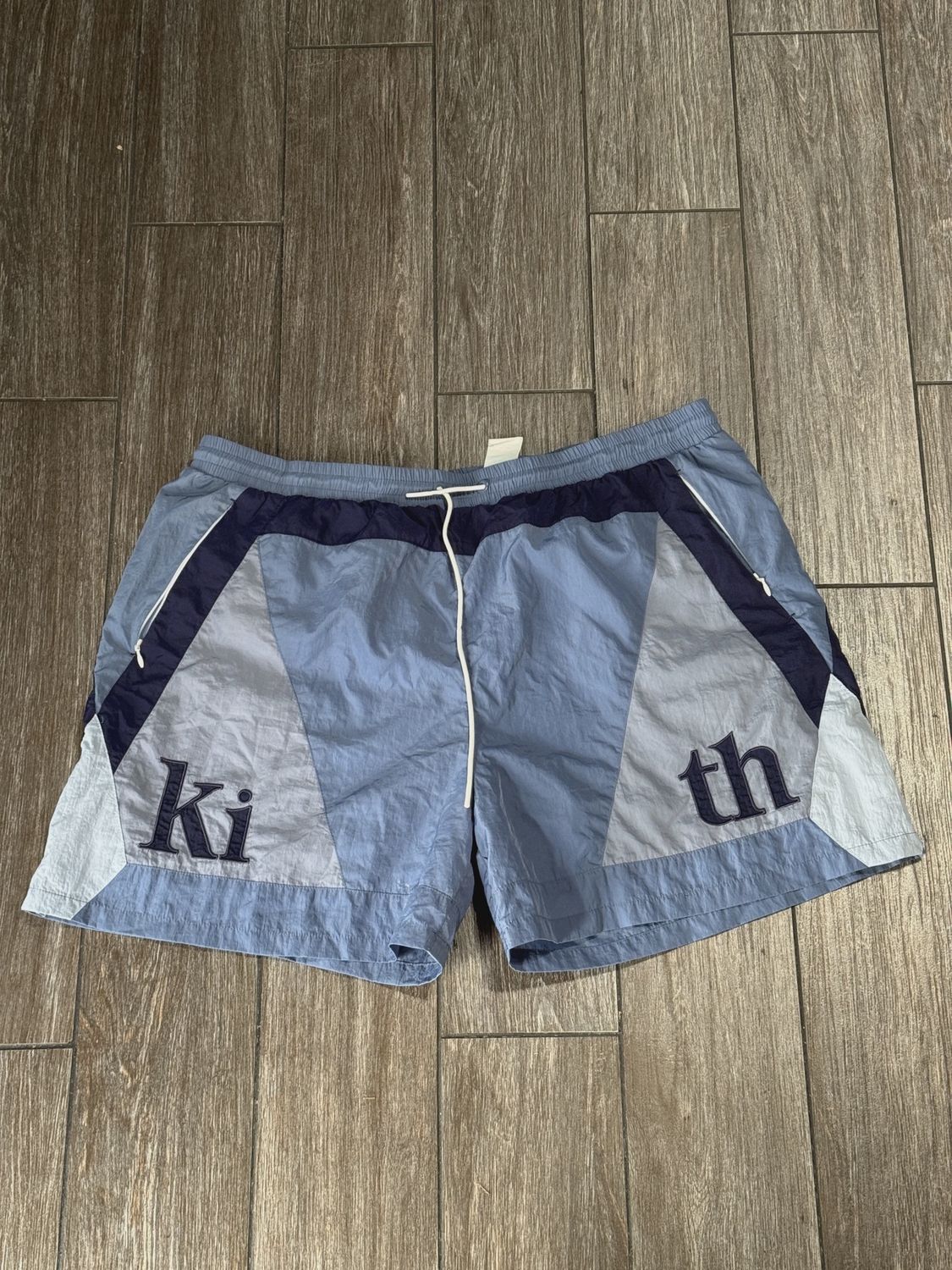 Kith shorts • Pre-Owned [8723]