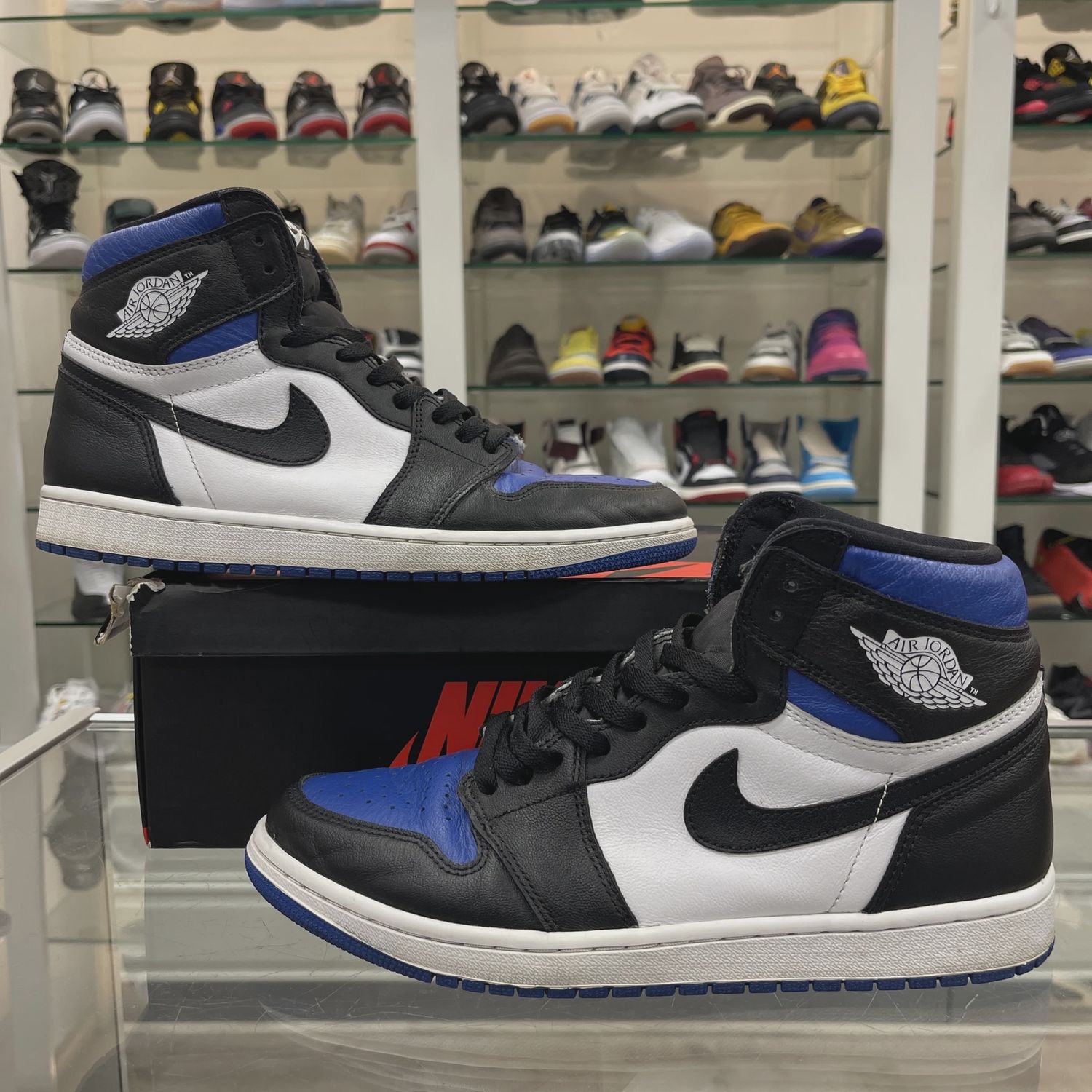 Air Jordan 1 Retro High Royal Blue Toe • Pre-Owned [3667]