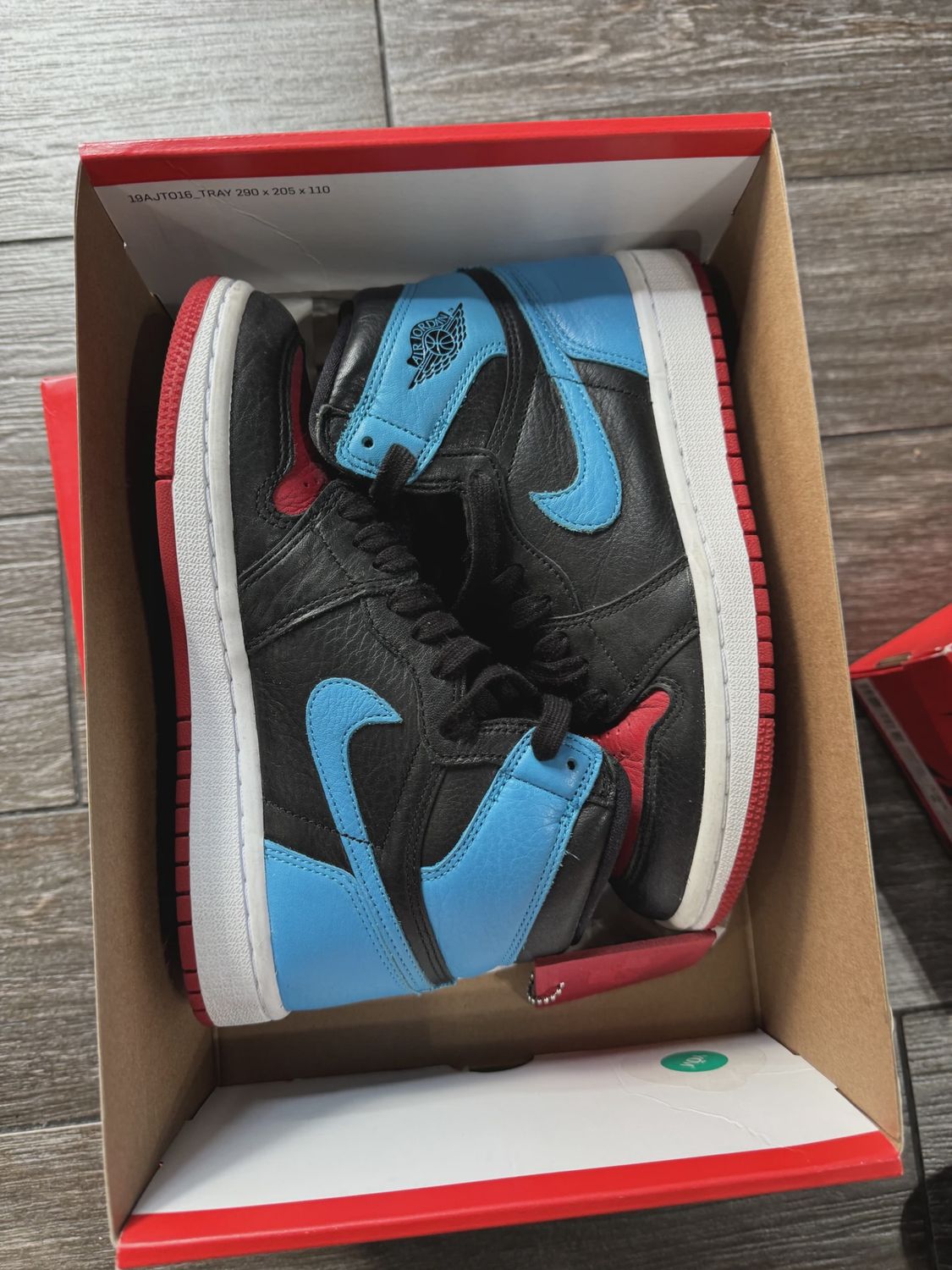 Air Jordan 1 Retro High NC to Chi (Women&#39;s) • Pre-Owned [4003]