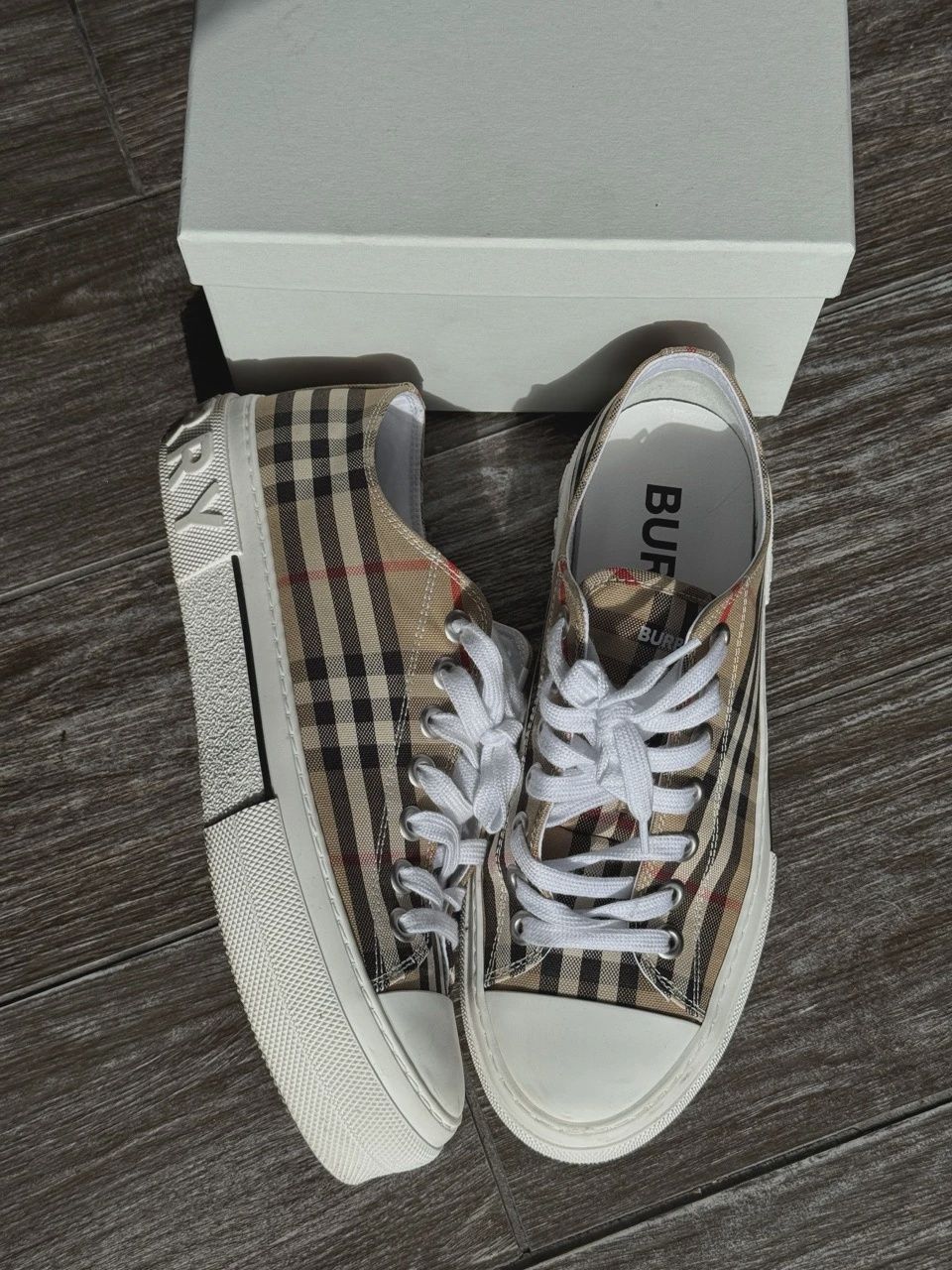 Burberry Check Sneakers Beige • Pre-Owned [7163]