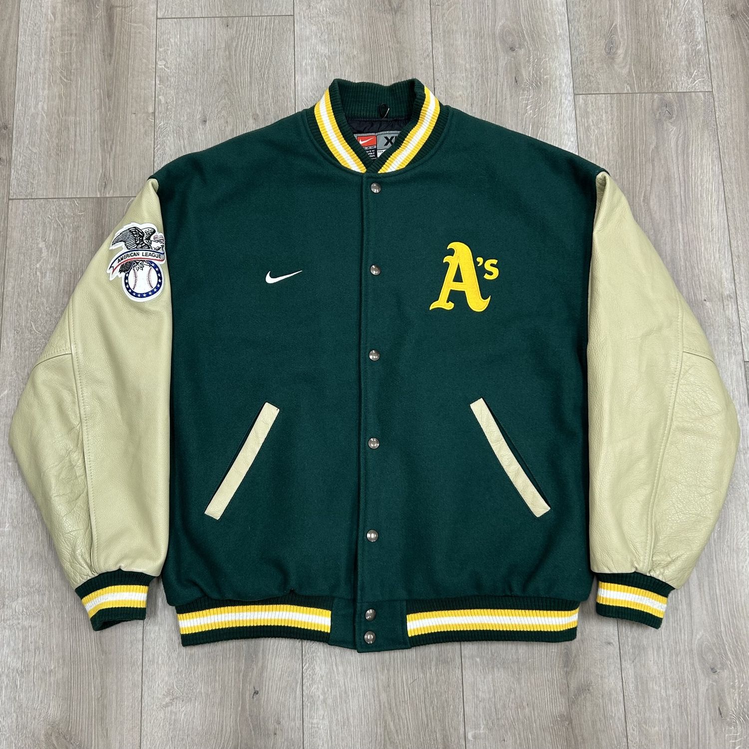 Oakland A&#39;s Nike Leatherman Green - Pre-Owned, Clothing Size: XL, Product Condition: Pre-Owned