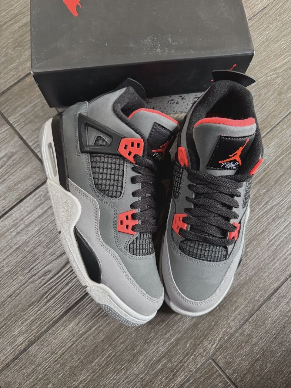 Air Jordan 4 Retro Infrared (Grade School) • Pre-Owned [9869]