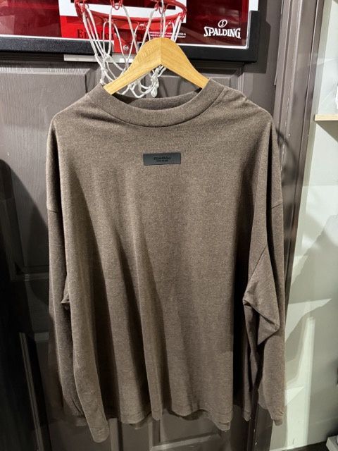 Fear of God Essentials Core Collection L/S Tee Heather Wood / M - Pre Owned [9989], Clothing Size: M, Product Condition: Pre-Owned