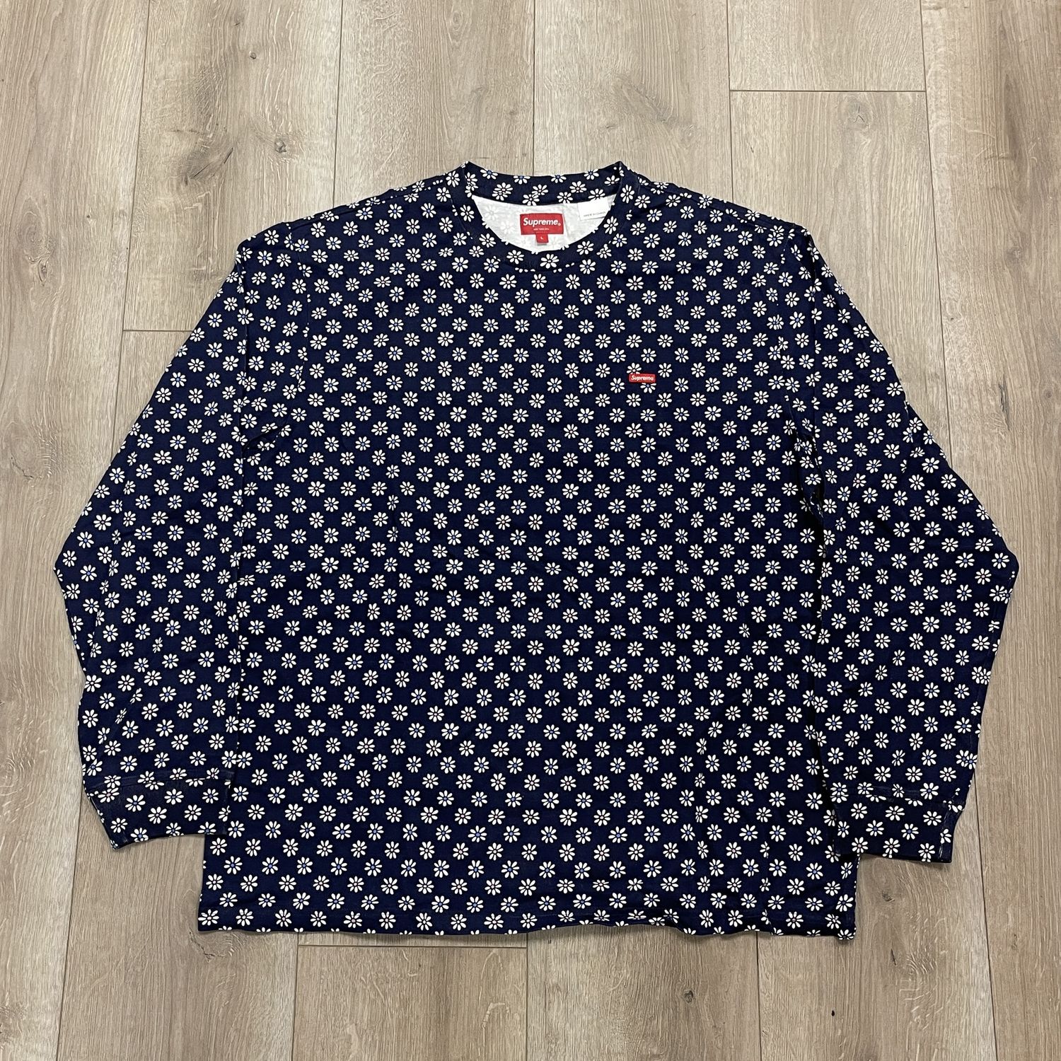 Supreme Small Box L/S Tee (FW22) Flowers - New, Clothing Size: L, Product Condition: Brand New