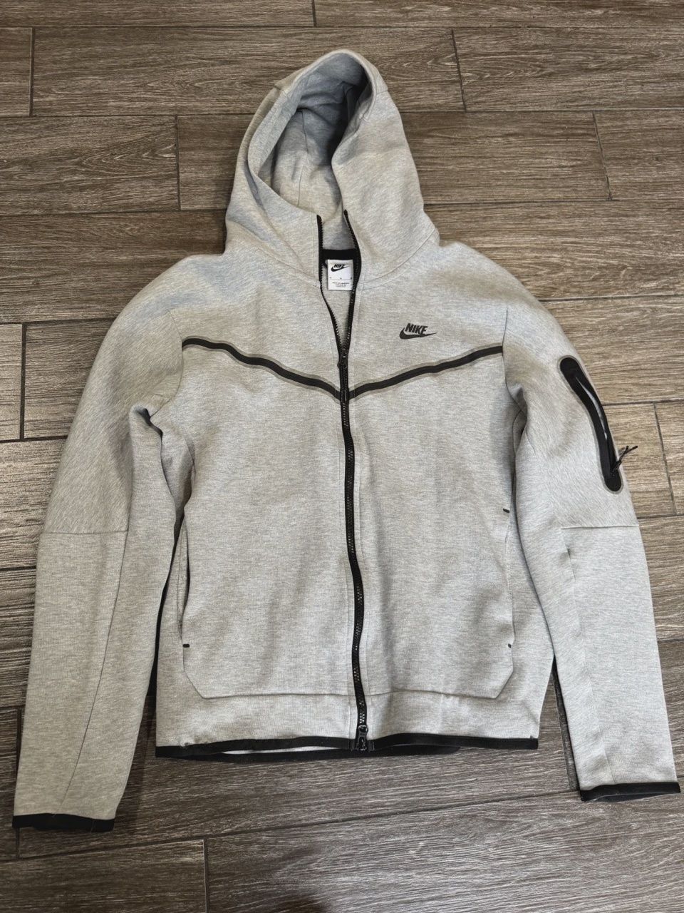 Nike Tech Hoodie Grey Size Medium • Pre-Owned [5860]