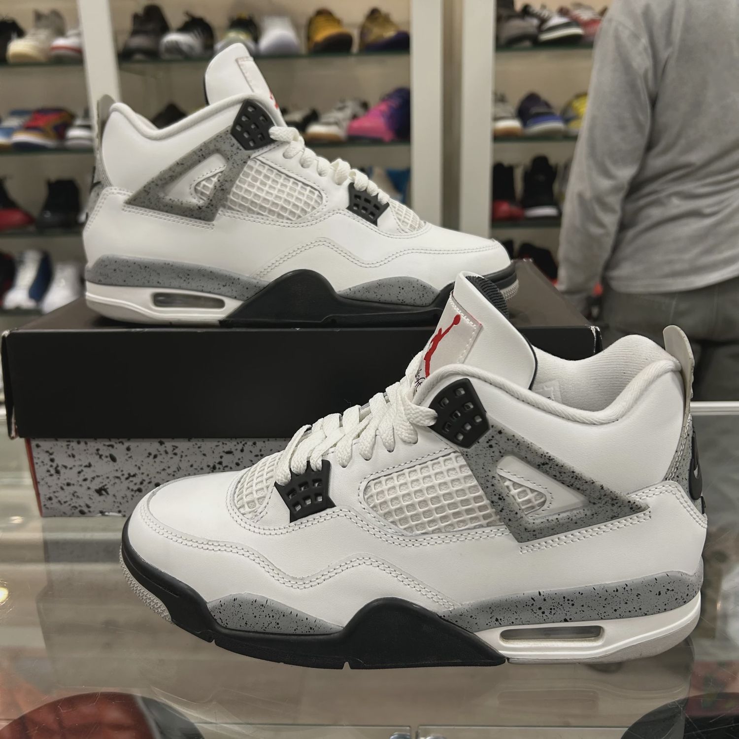 Air Jordan 4 Retro White Cement (2025) • Pre-Owned [1643]