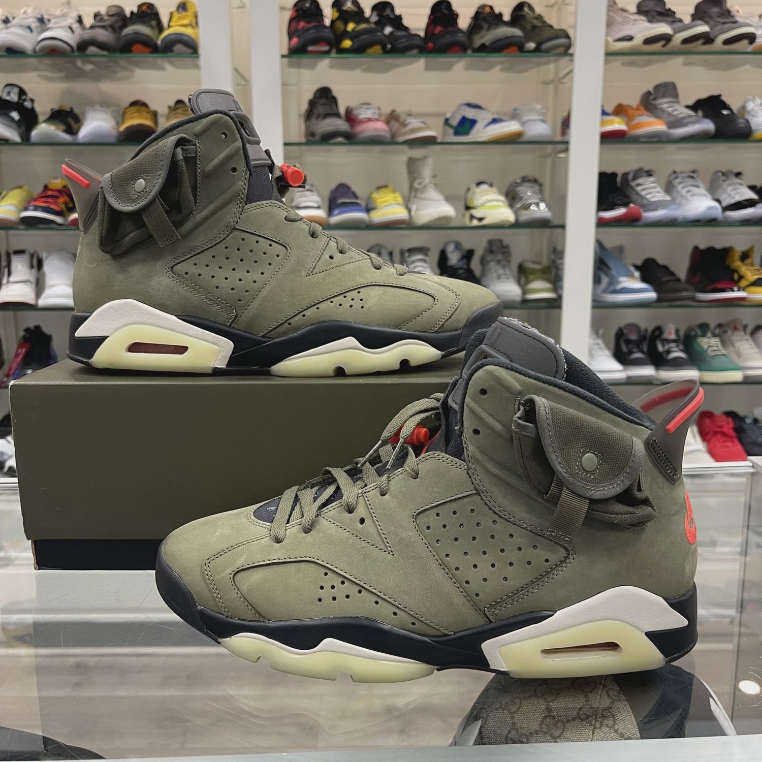 Air Jordan 6 Retro Travis Scott • Pre-Owned [1857]
