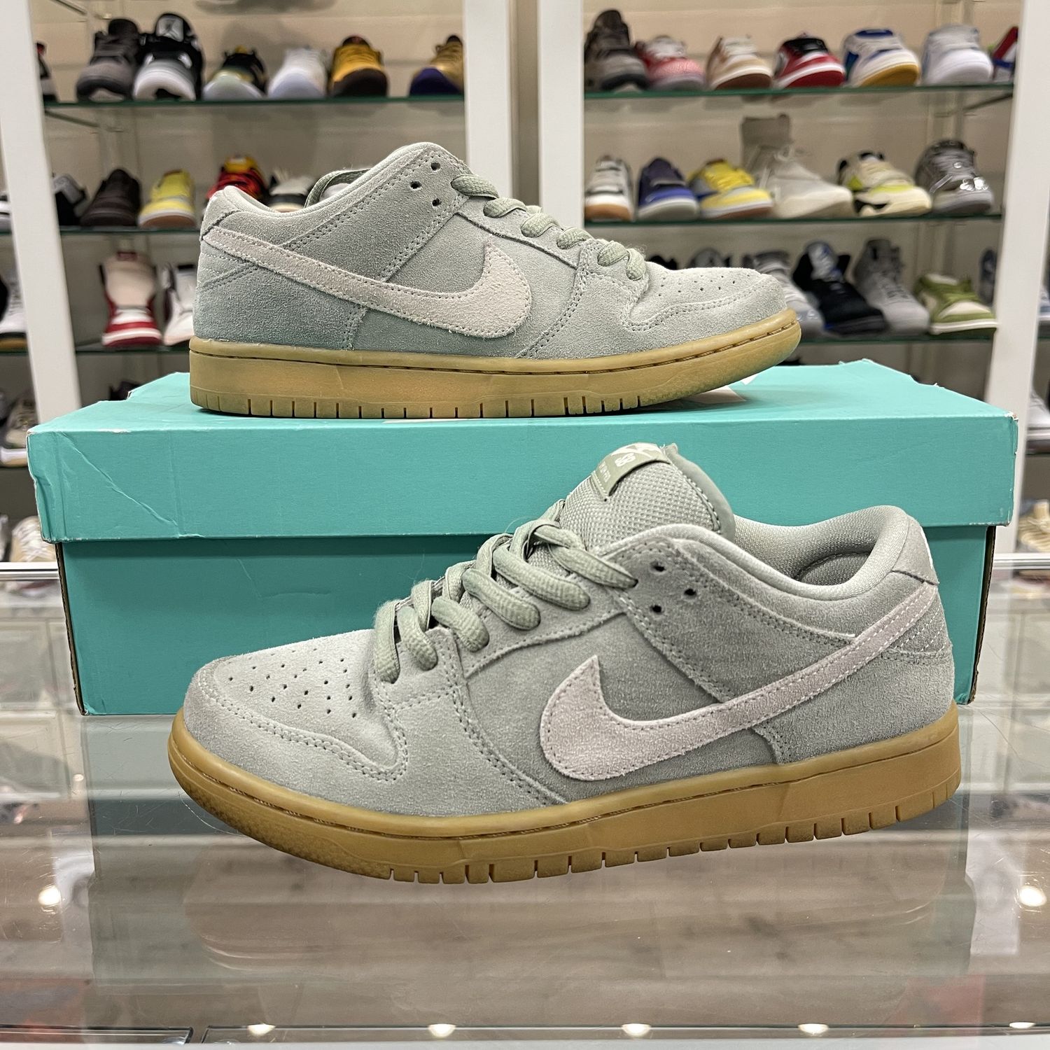 Nike SB Dunk Low Island Green Gum - Pre-Owned, Product Condition: Pre-Owned, Shoe Size: US M 6