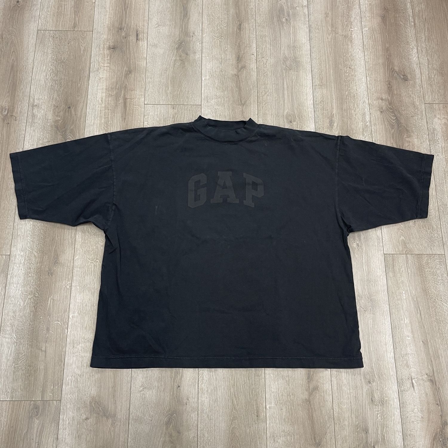 Balenciaga x Gap Dove Tee - Pre-Owned, Clothing Size: XL, Product Condition: Pre-Owned