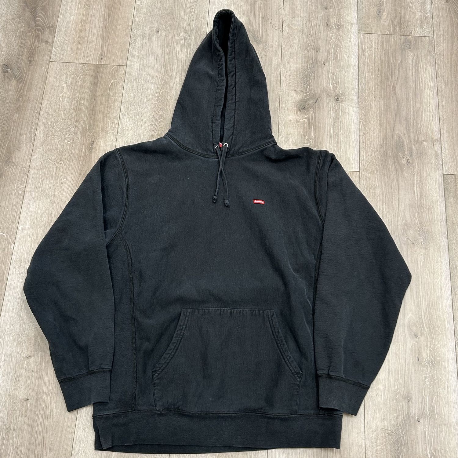 Supreme Small Box Logo Hoodie Black - Pre-Owned, Clothing Size: XL, Product Condition: Pre-Owned