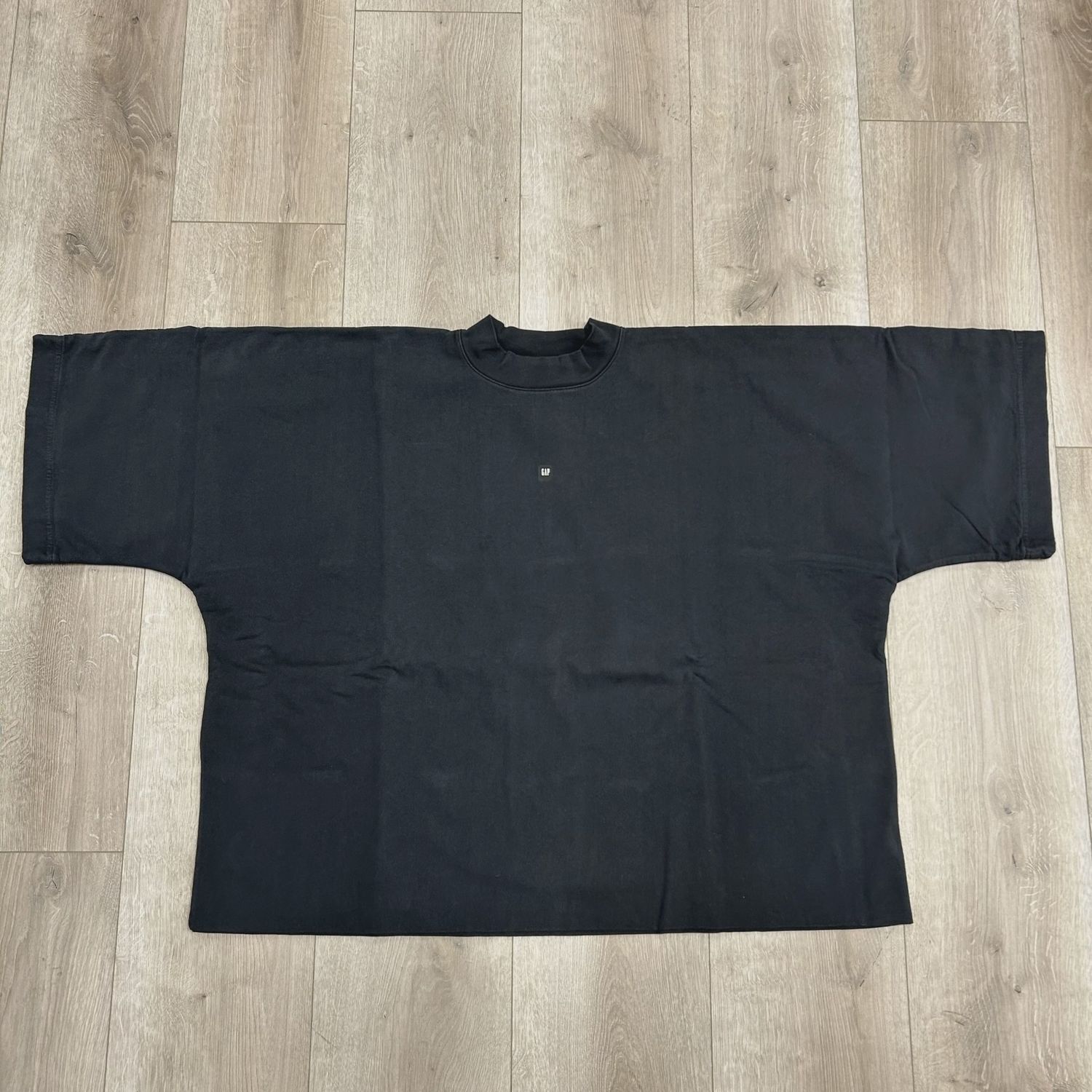 Yeezy gap tee • Brand New [8503]