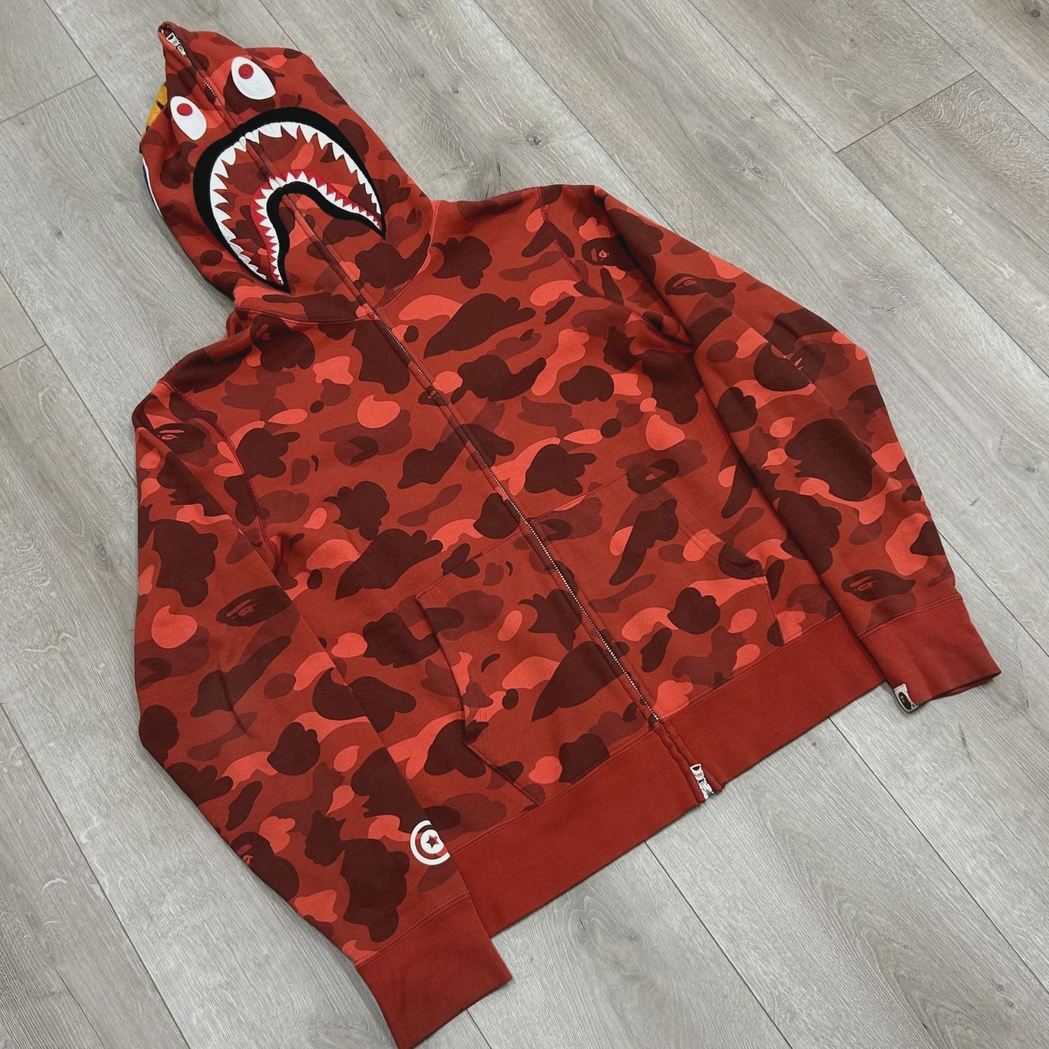 Bape red zip up hoodie • Pre-Owned [6366]