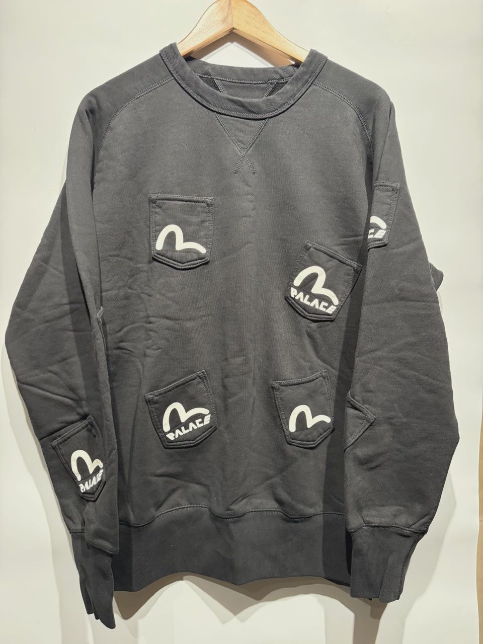Palace Evisu Crewneck size Large • Brand New [3729]