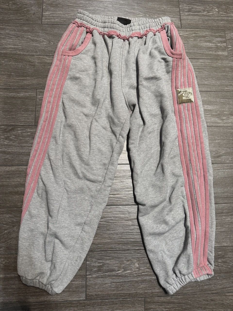 Raspberry Hills Sweats size Large • Brand New [1834]