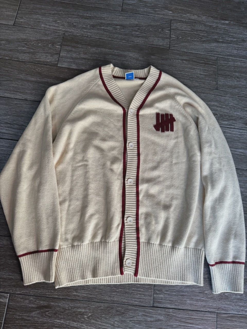 Undefeated Cardigan size Large • Pre-Owned [0100]