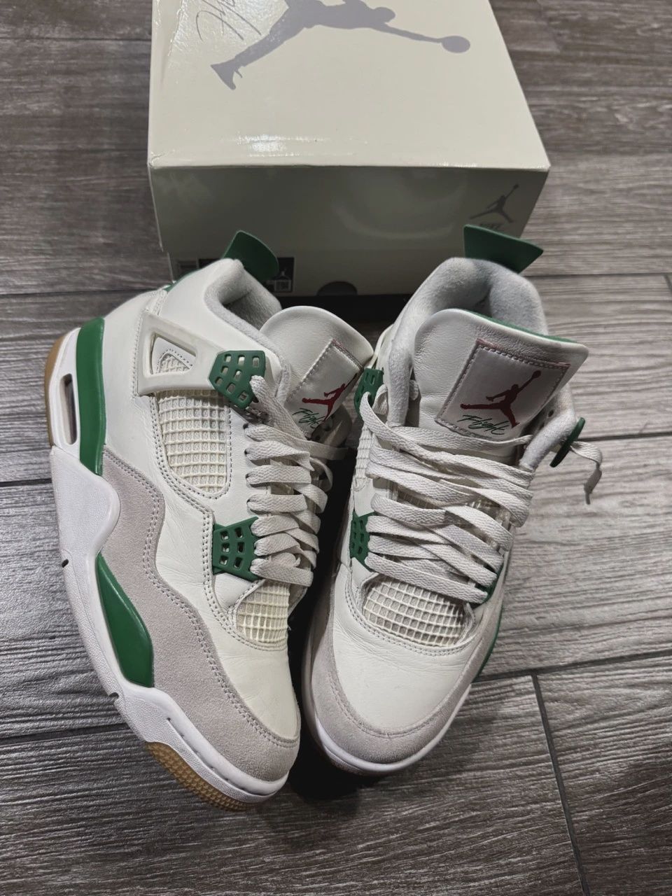 Air Jordan 4 Retro SB Pine Green • Pre-Owned [6014]