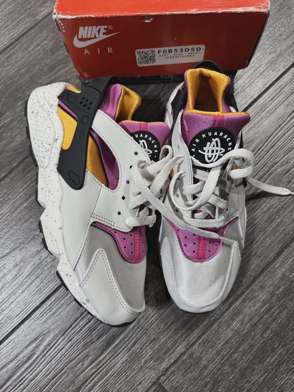 Nike Air Air Huarache University Gold Pink • Pre-Owned [8909]