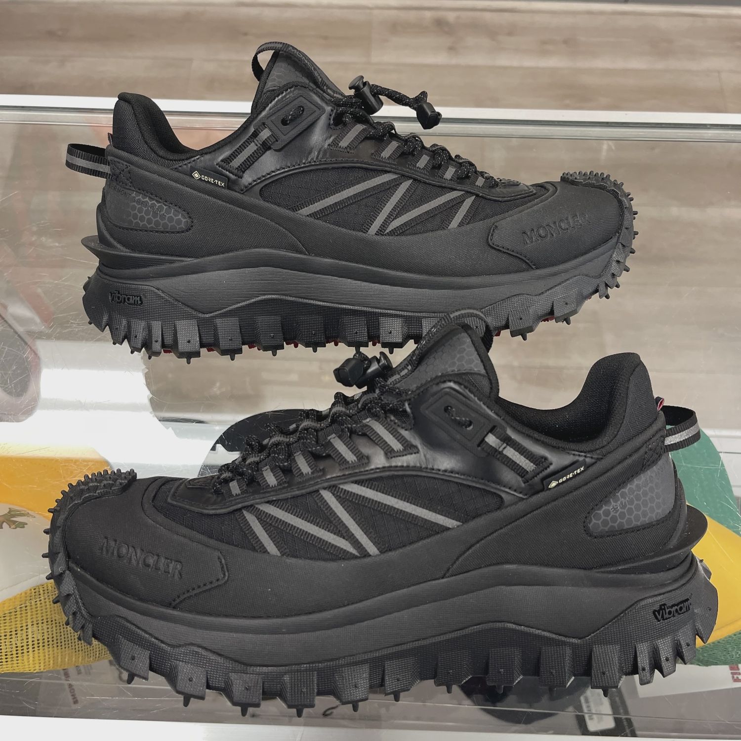 Moncler Trailgrip GTX sneakers NO BOX • Pre-Owned [2181]