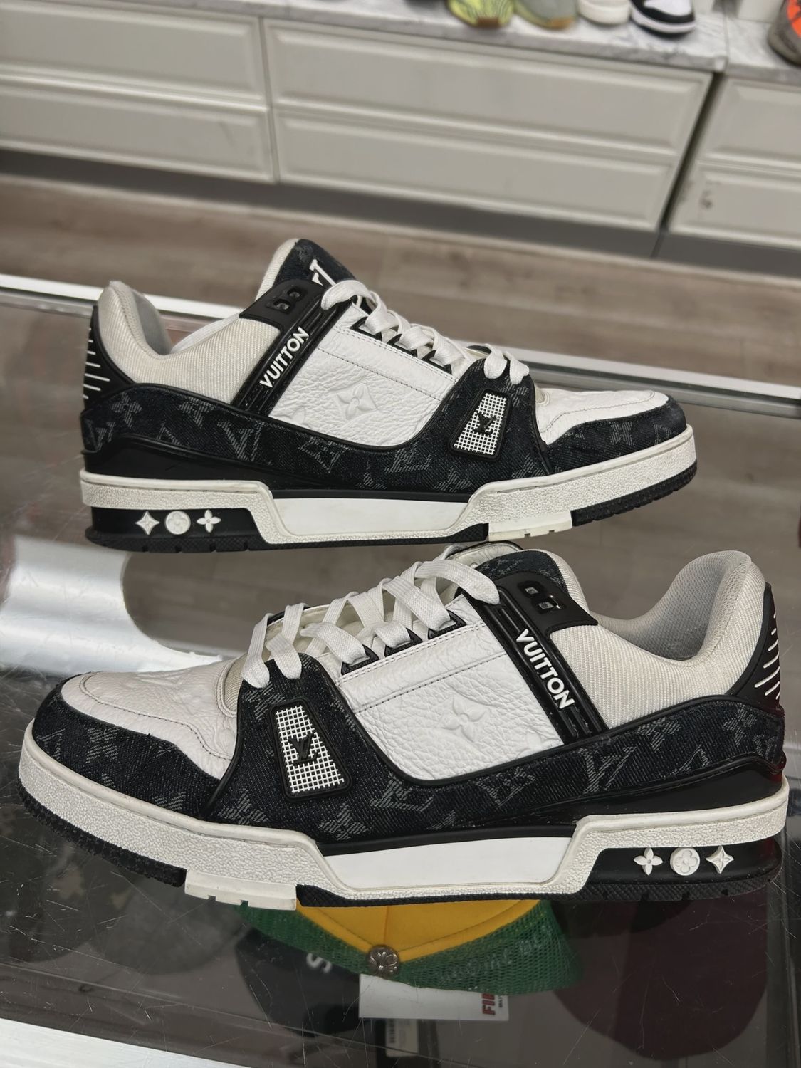 Louis Vuitton trainer black white • Pre-Owned [1558]