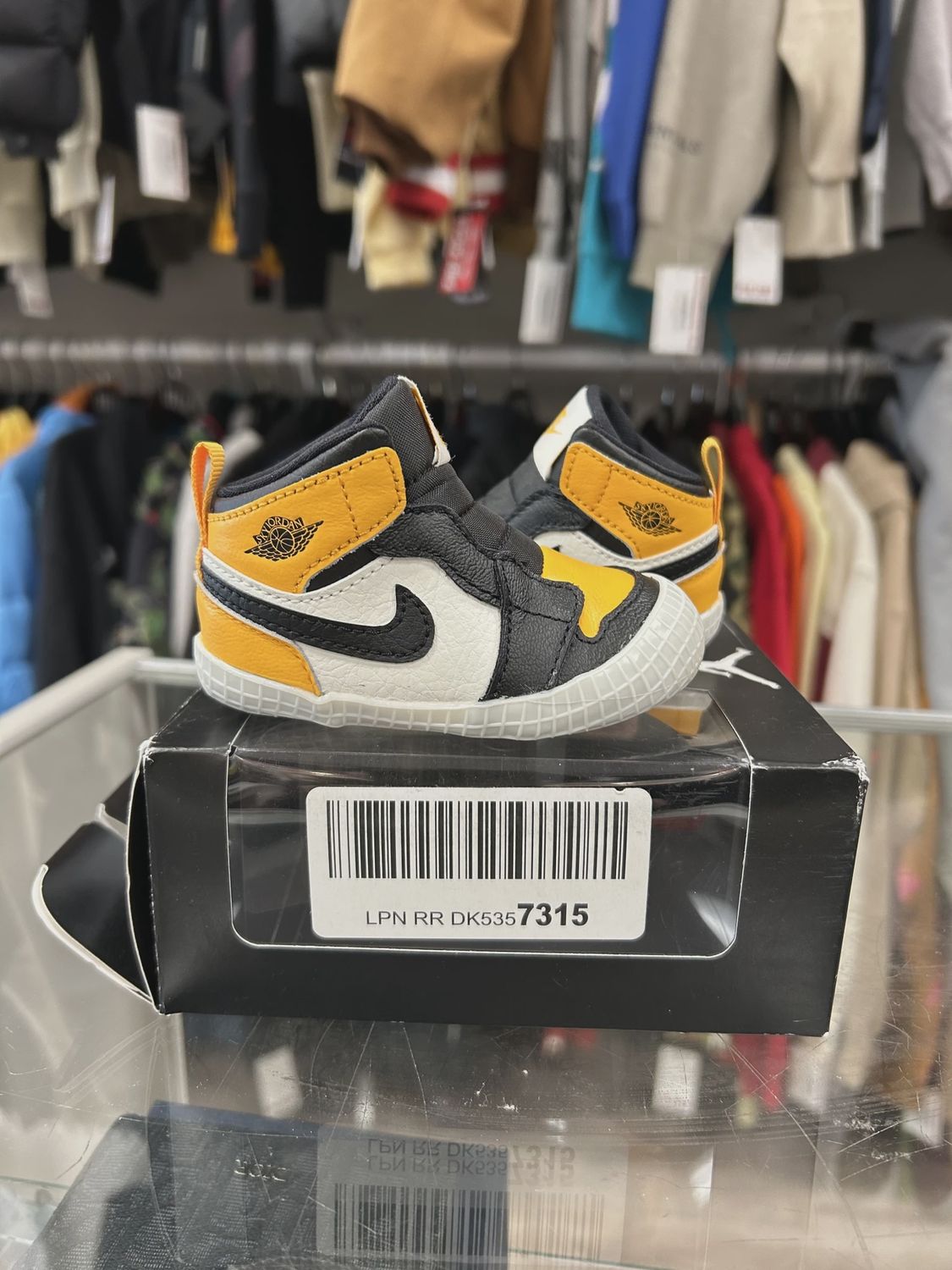 Jordan 1 Crib Bootie Taxi (I) • Pre-Owned [0041]