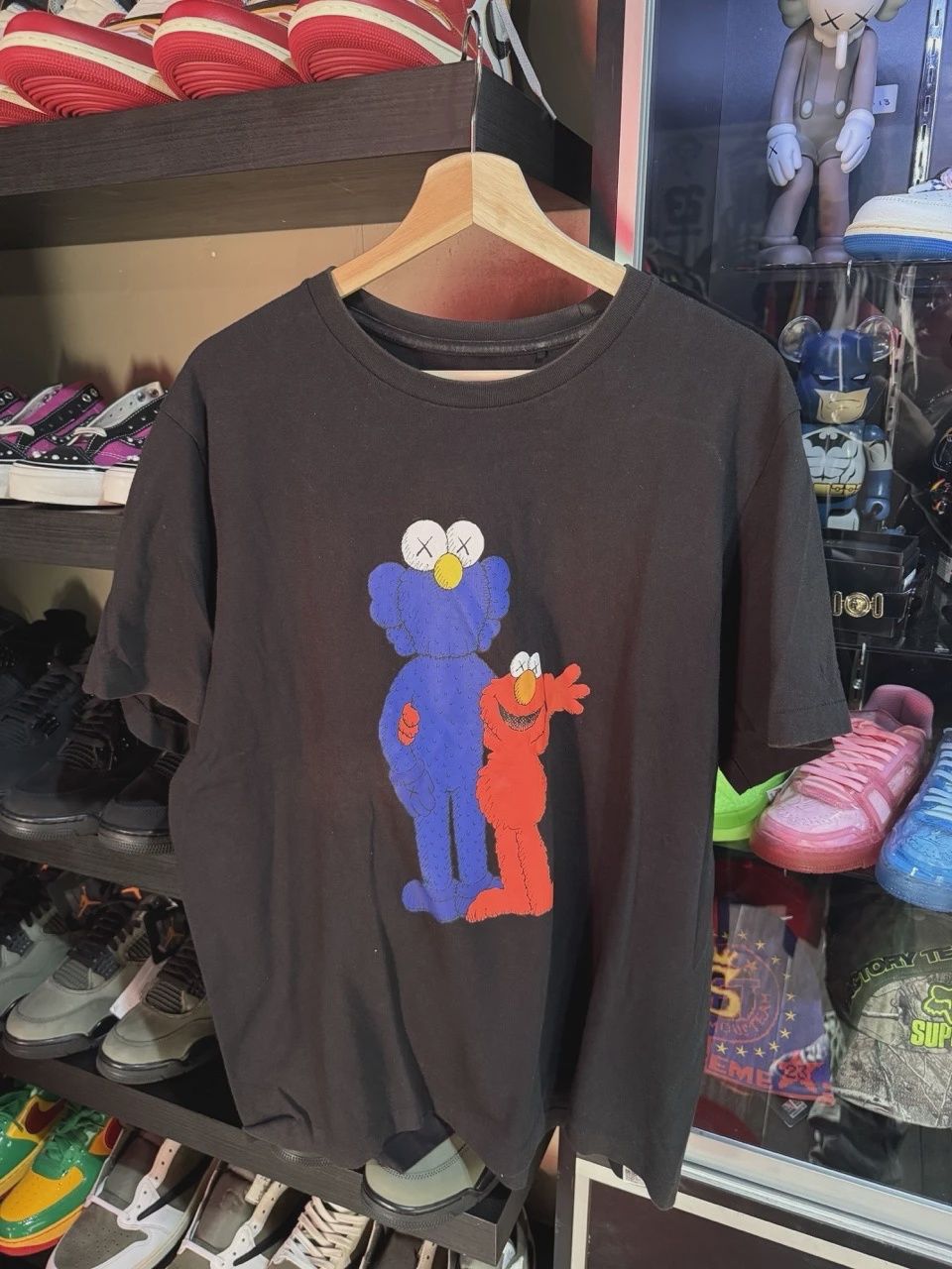 KAWS Black T Shirt Red Blue Monster XL • Pre-Owned [6192]
