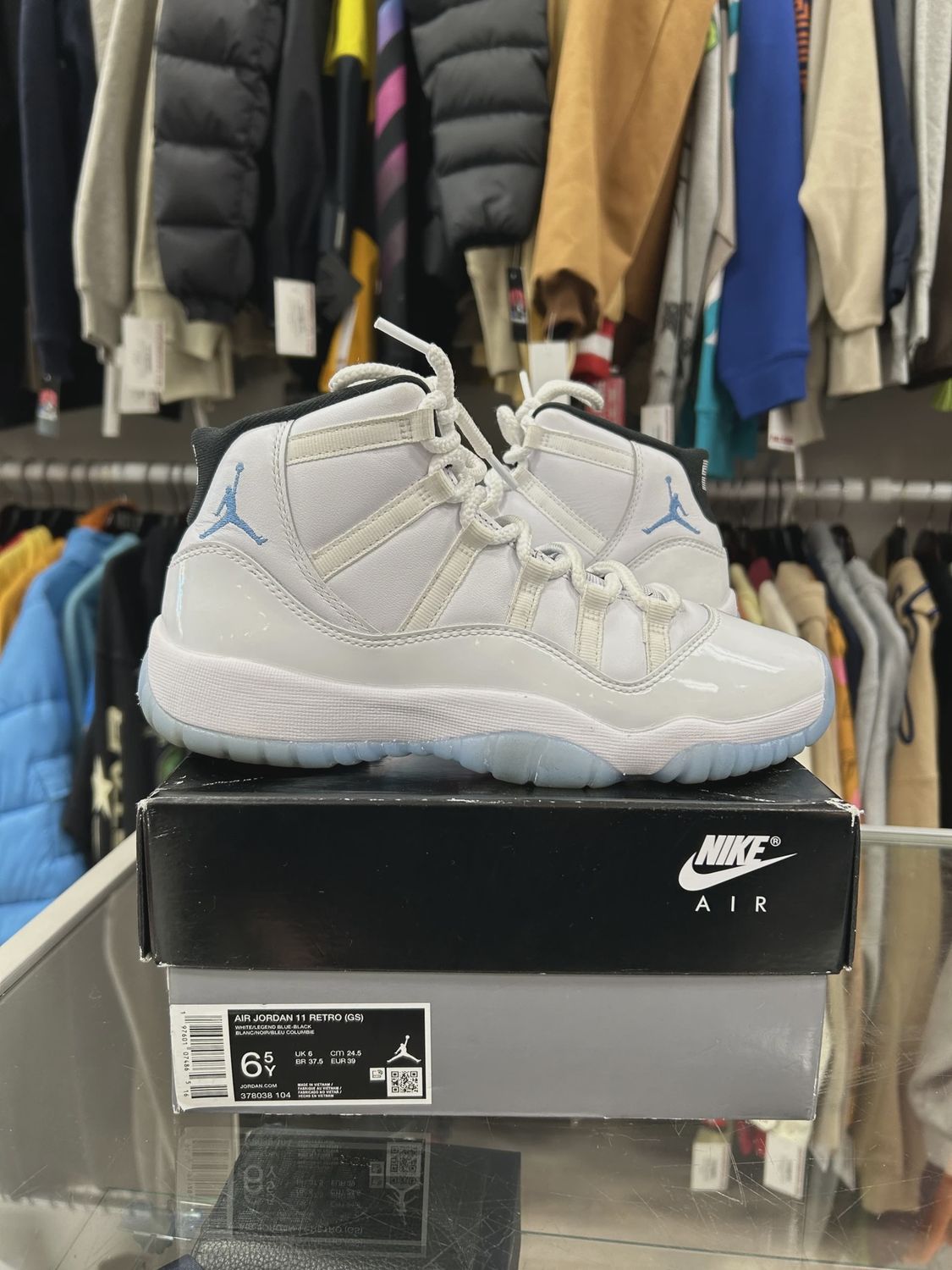 Air Jordan 11 Retro Legend Blue (2024) (Grade School) • Pre-Owned [4251]