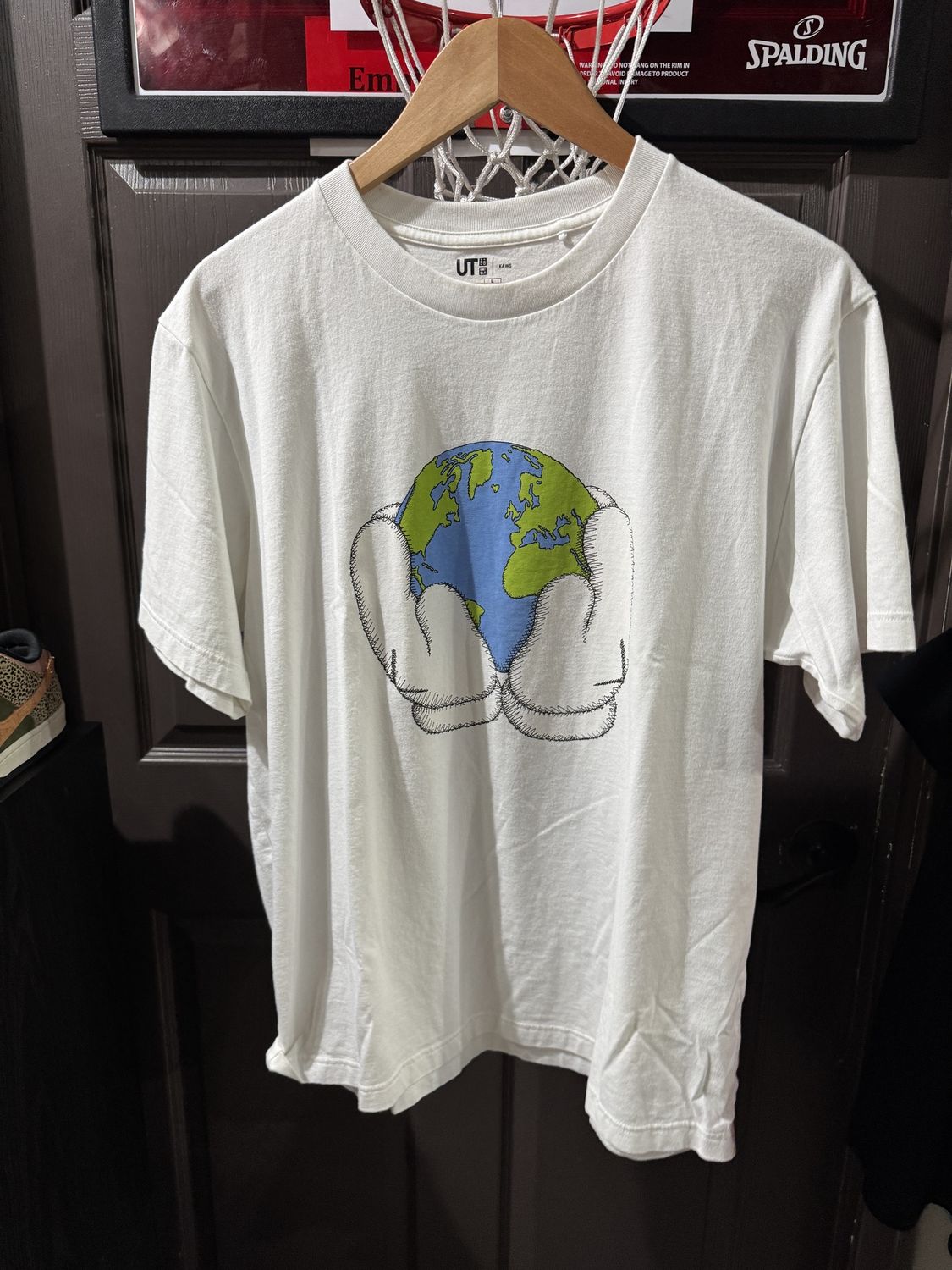 KAWS x Uniqlo Peace For All S/S Graphic T-shirt, Clothing Size: L, Product Condition: Pre-Owned