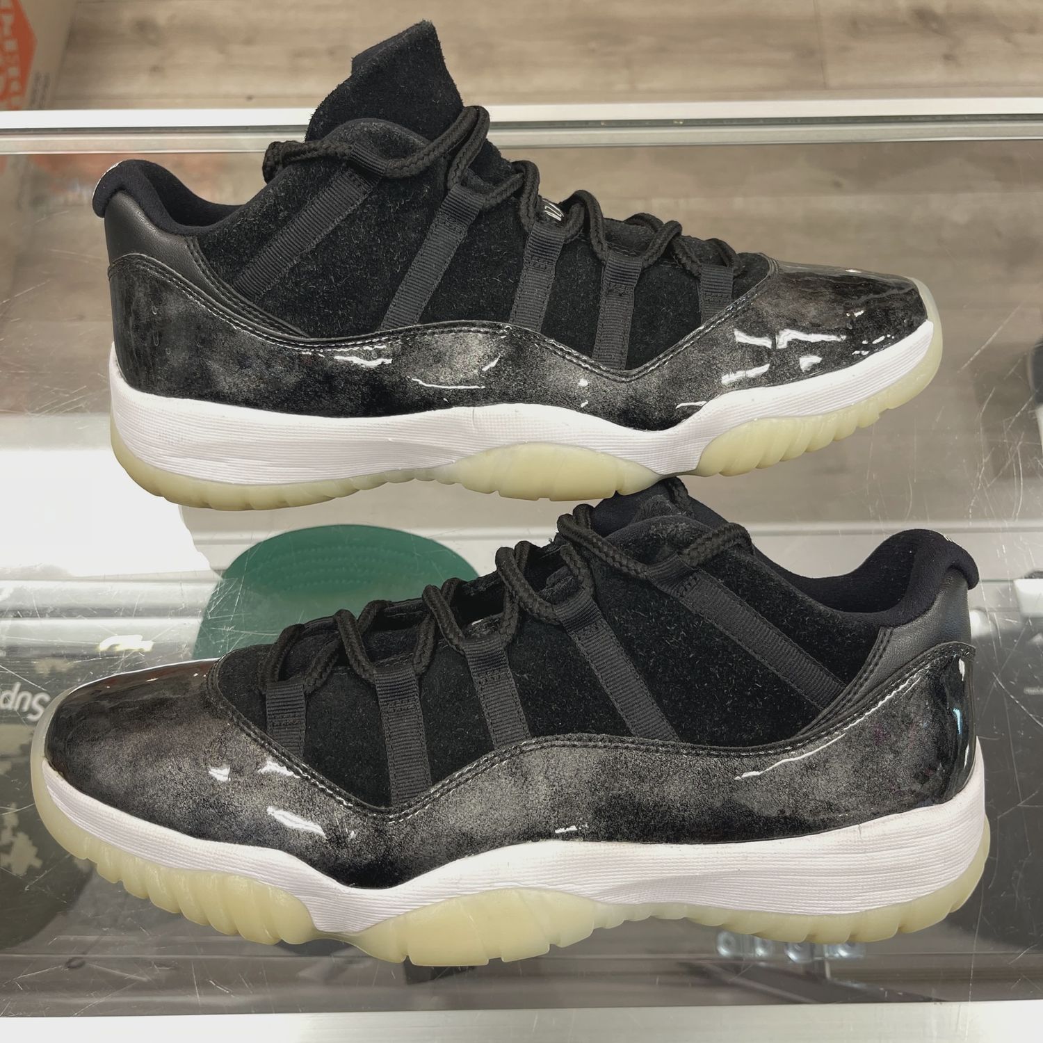 Air Jordan 11 Retro Low Barons NO BOX • Pre-Owned [1148]