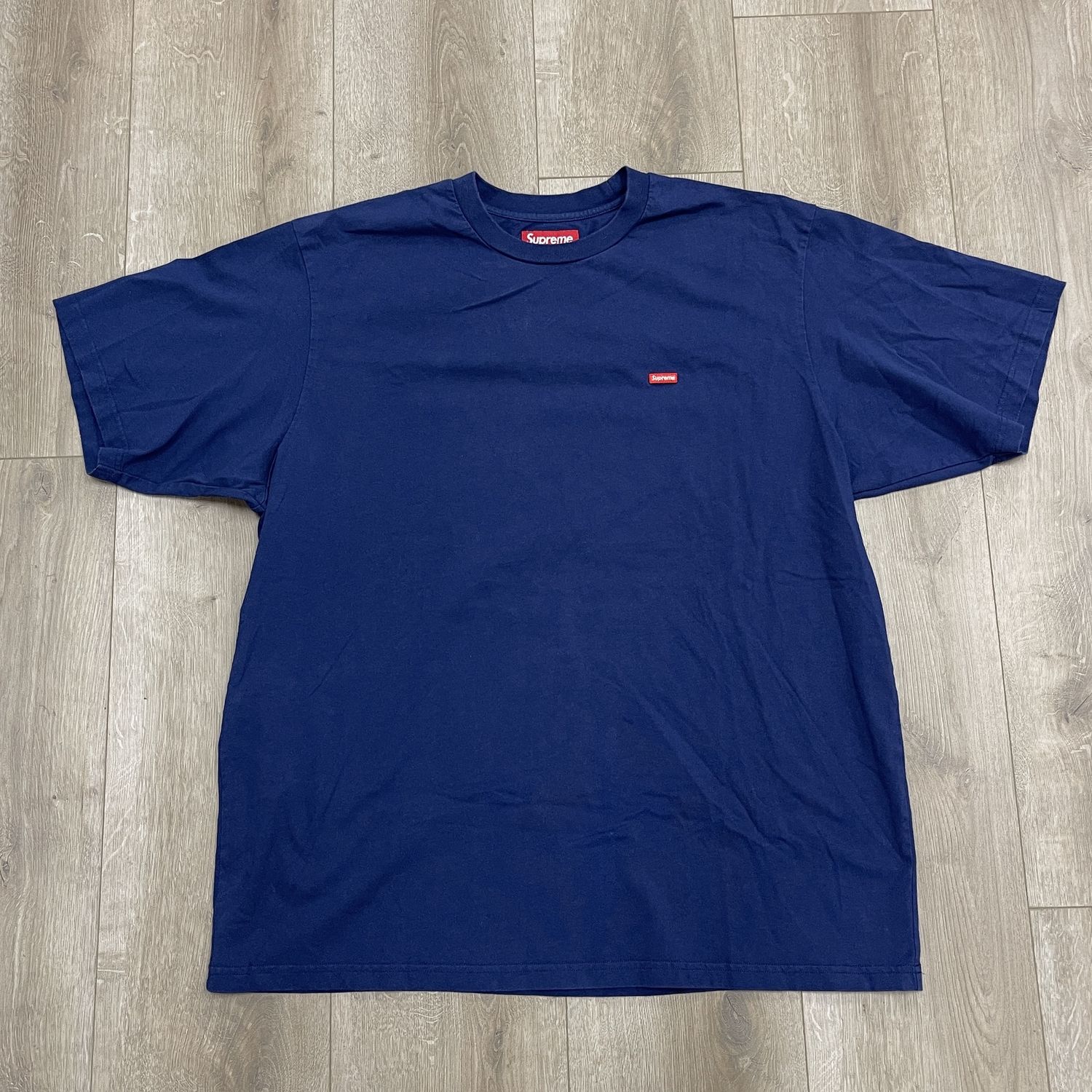 supreme small box tee navy - Pre-Owned, Clothing Size: XL, Product Condition: Pre-Owned