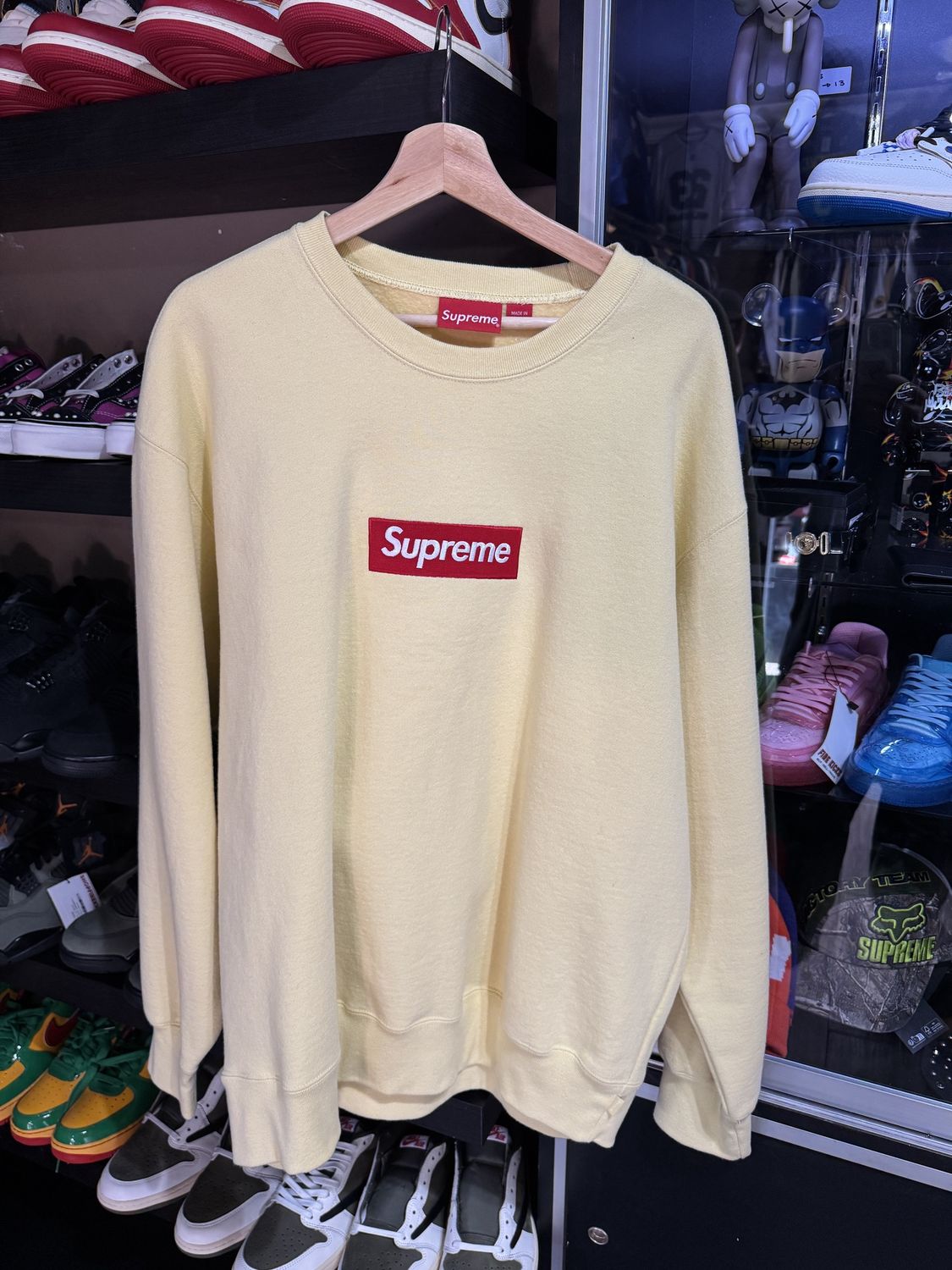 Supreme Box Logo Yellow Canary Crewneck / XL - Pre Owned [6390]