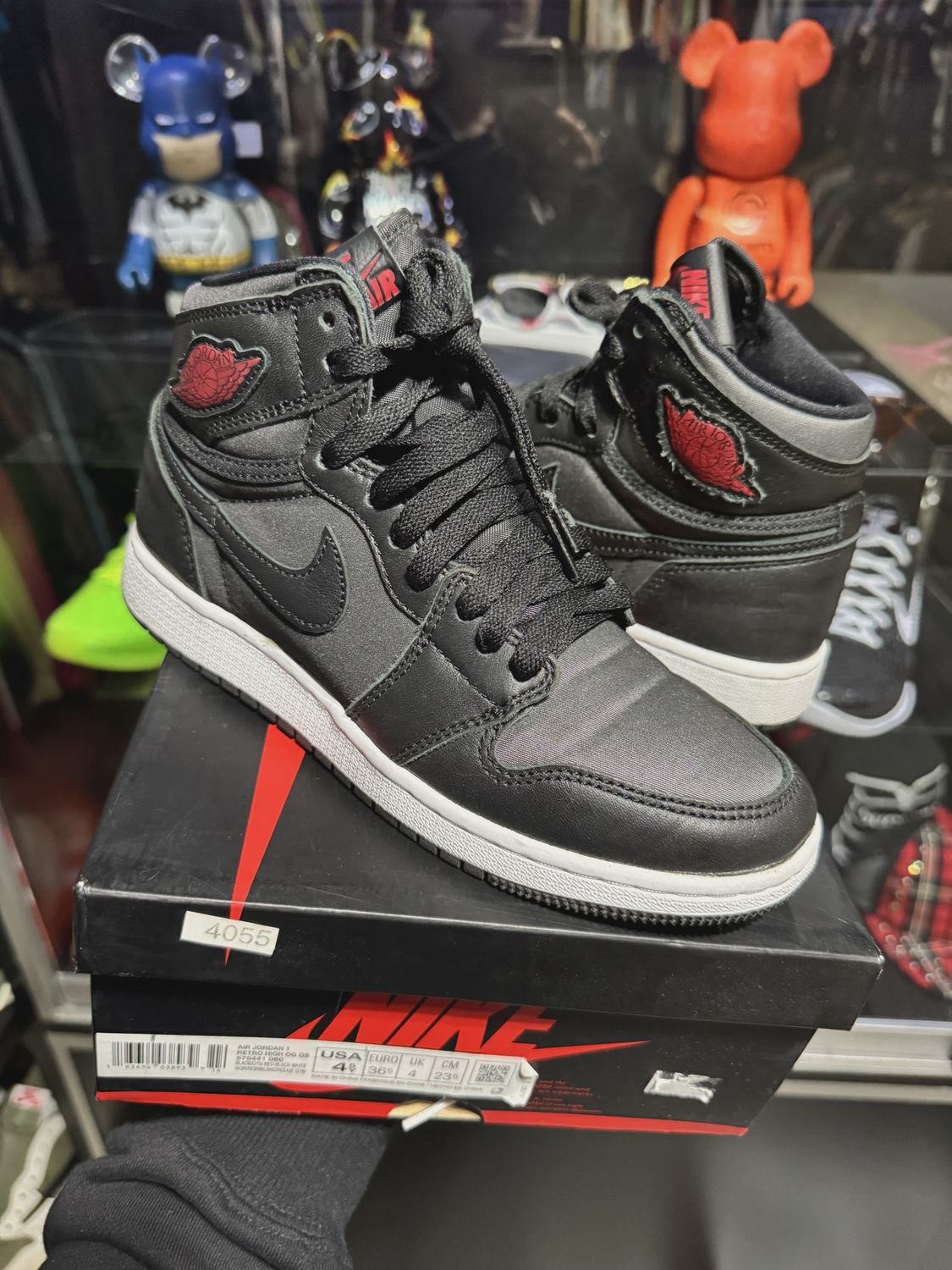 Air Jordan 1 Retro High Black Satin Gym Red Black (Grade School) • Pre-Owned [9812]