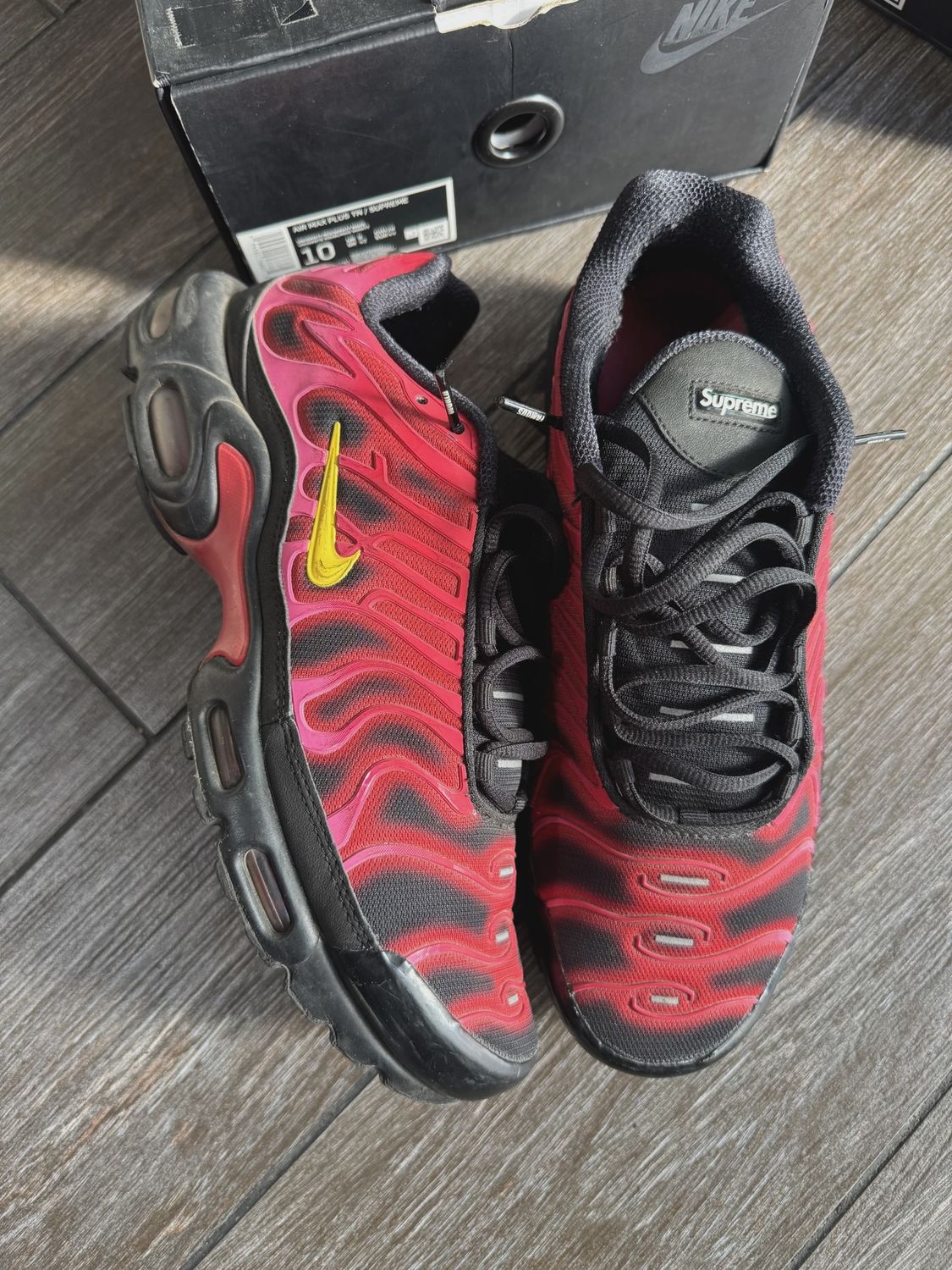 Nike Air Max Plus Supreme University Red • Pre-Owned [7520]