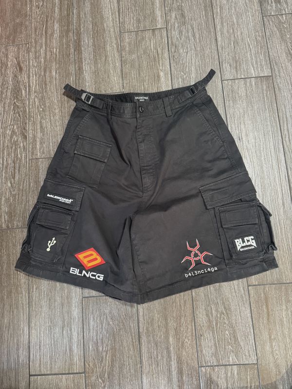 Balenciaga Bermuda Cargo Shorts Sz M • Pre-Owned [3541]