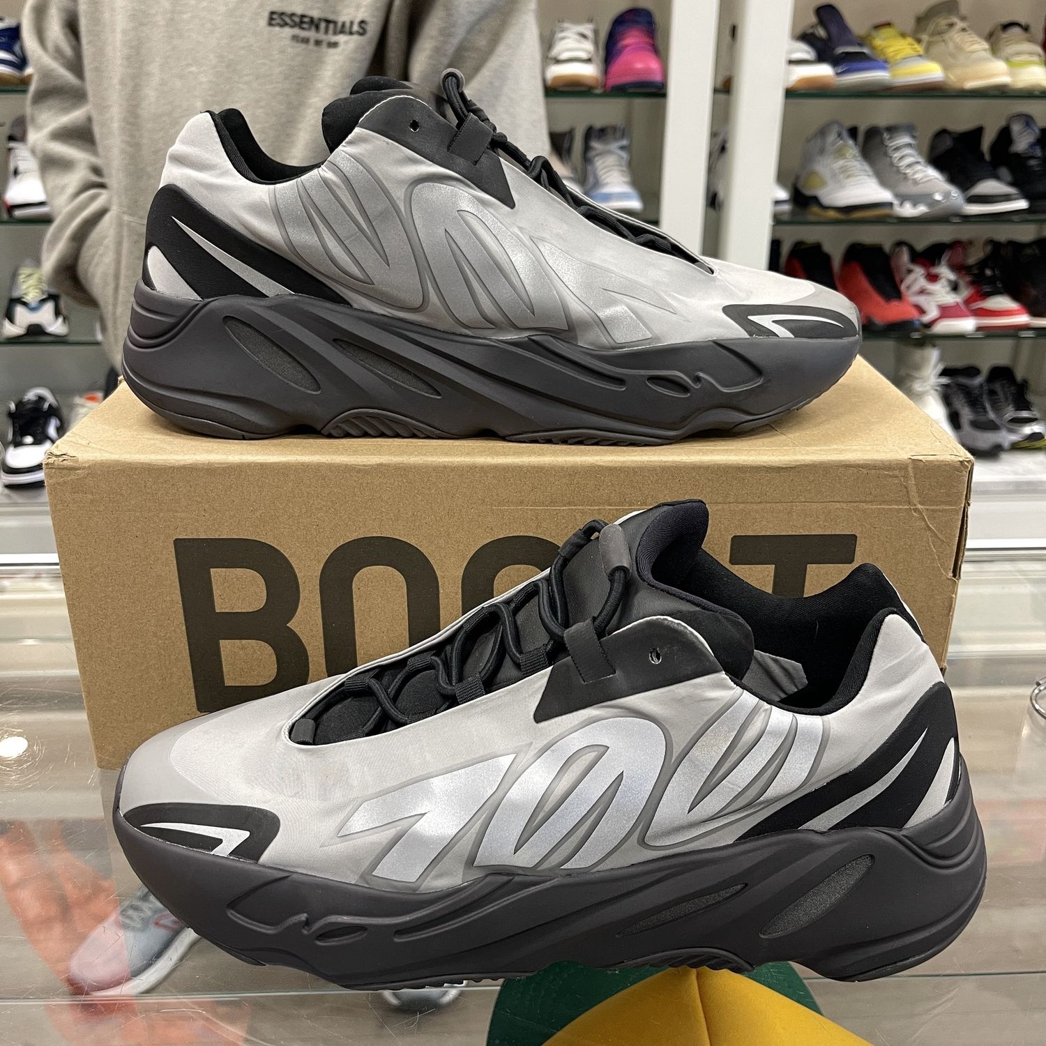 adidas Yeezy Boost 700 MNVN Metallic - Pre-Owned