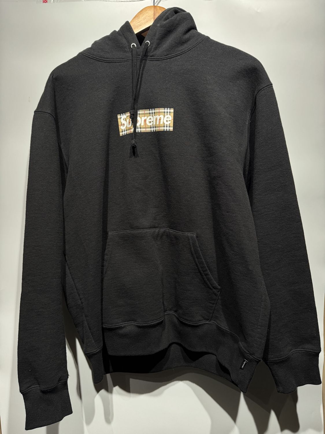 Supreme Burberry Box Logo Hooded Sweatshirt Black / M  - Pre Owned [3032], Clothing Size: M, Product Condition: Pre-Owned