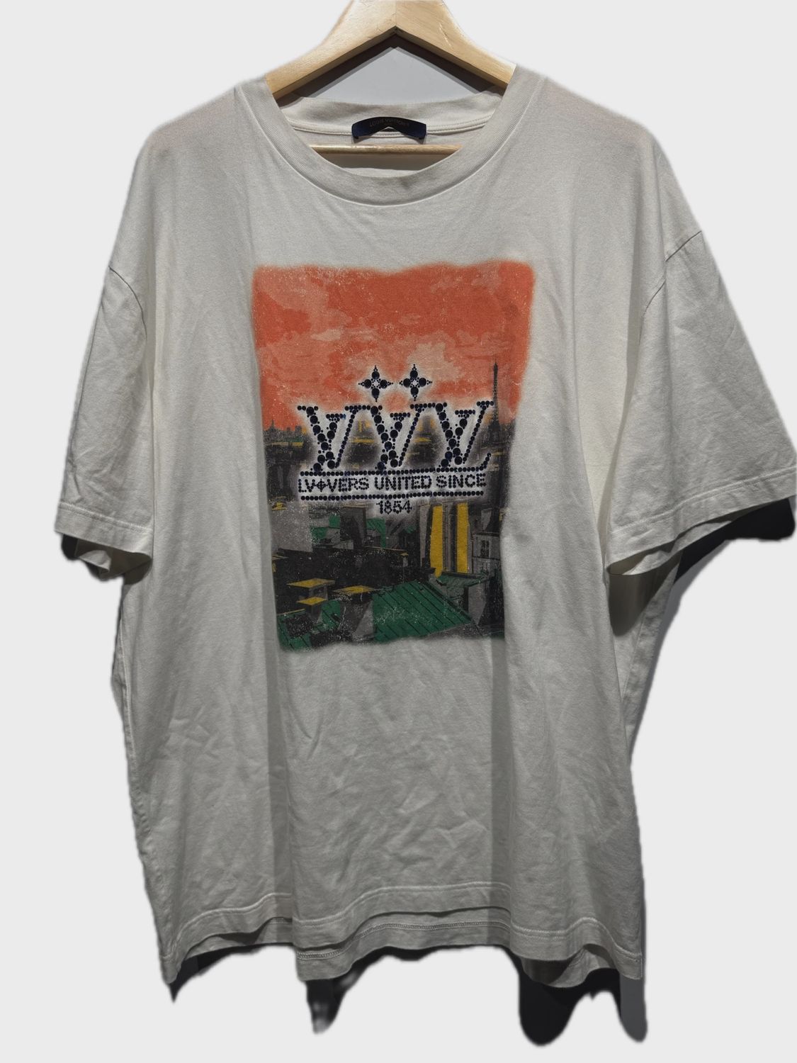 Louis Vuitton Embellished Lovers Graphic T-Shirt Milky White • Pre-Owned [1688]