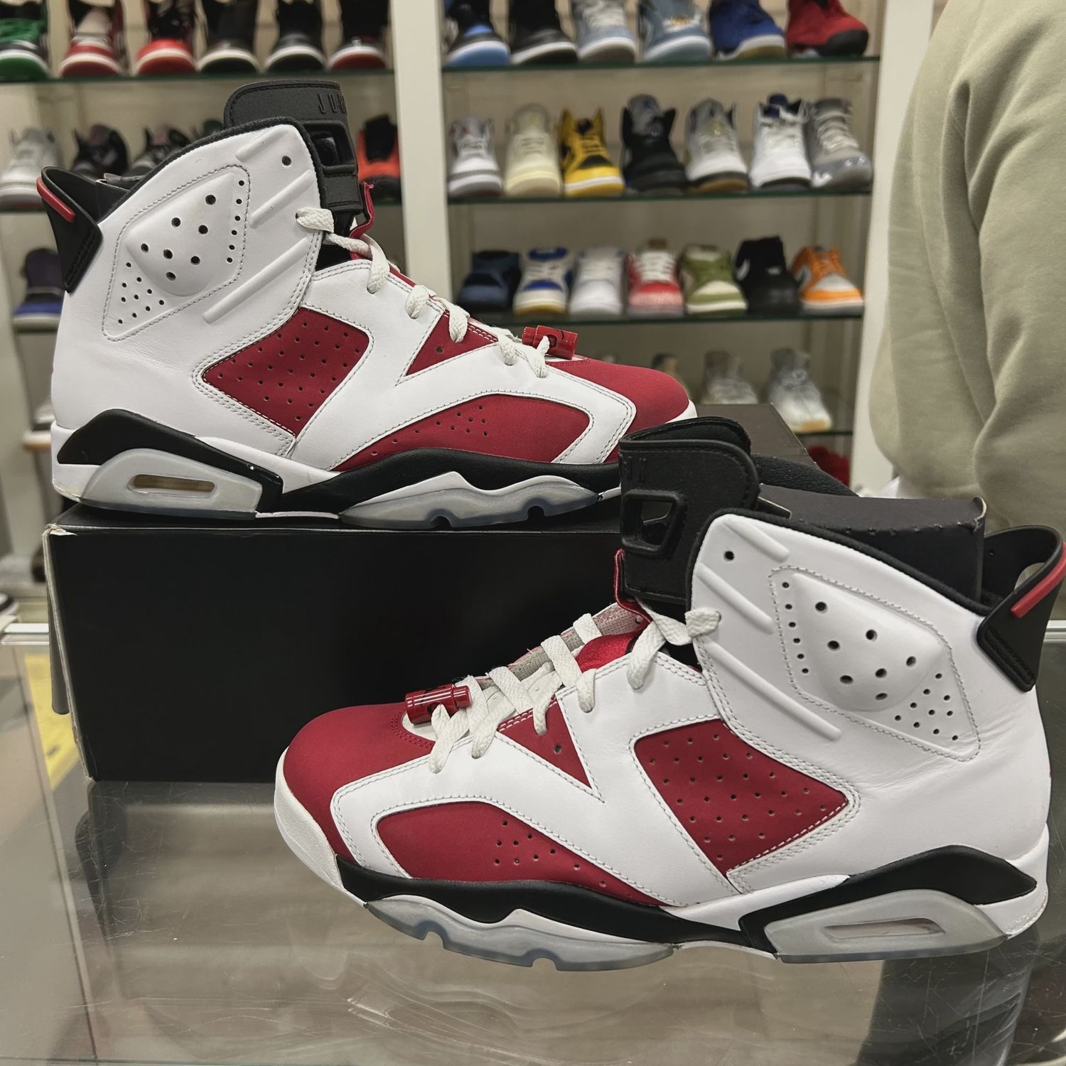 Air Jordan 6 Retro Carmine (2021) • Pre-Owned [4574]
