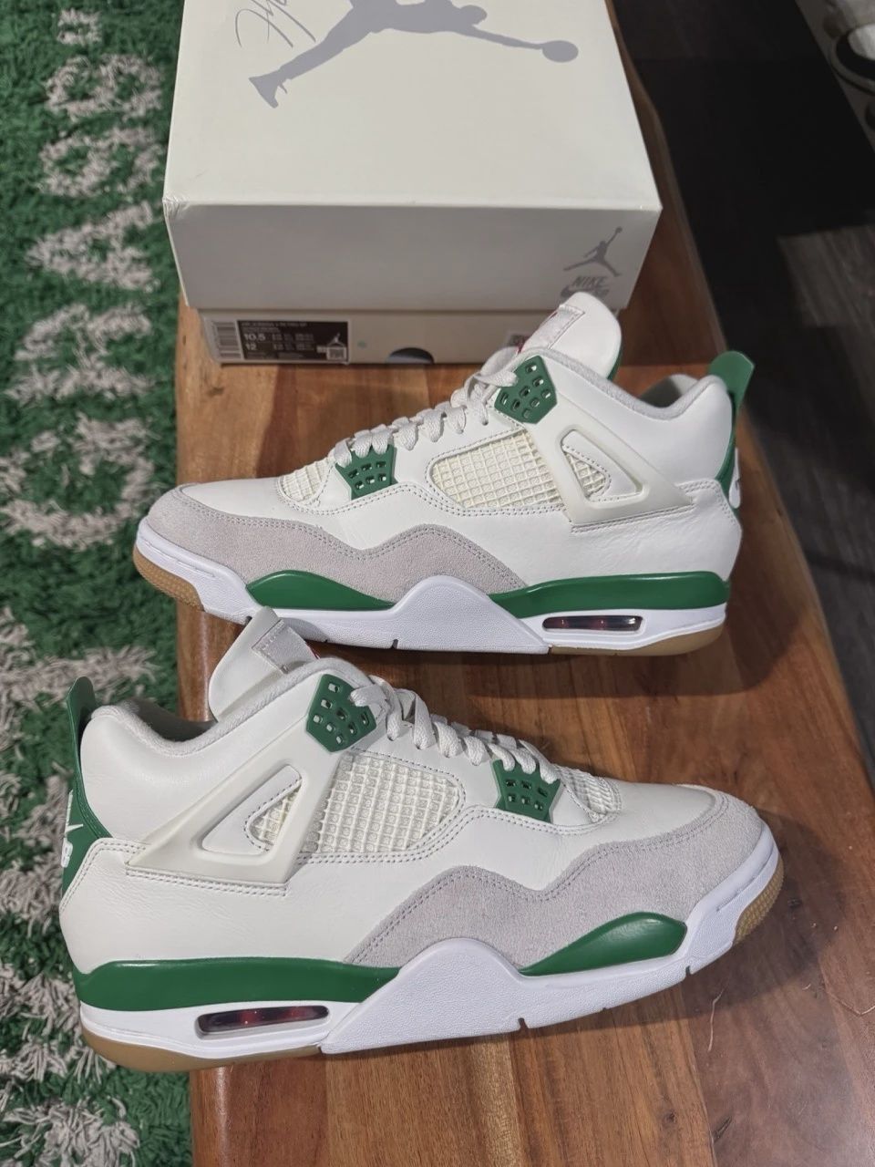 Air Jordan 4 Retro SB Pine Green • Pre-Owned [8141]