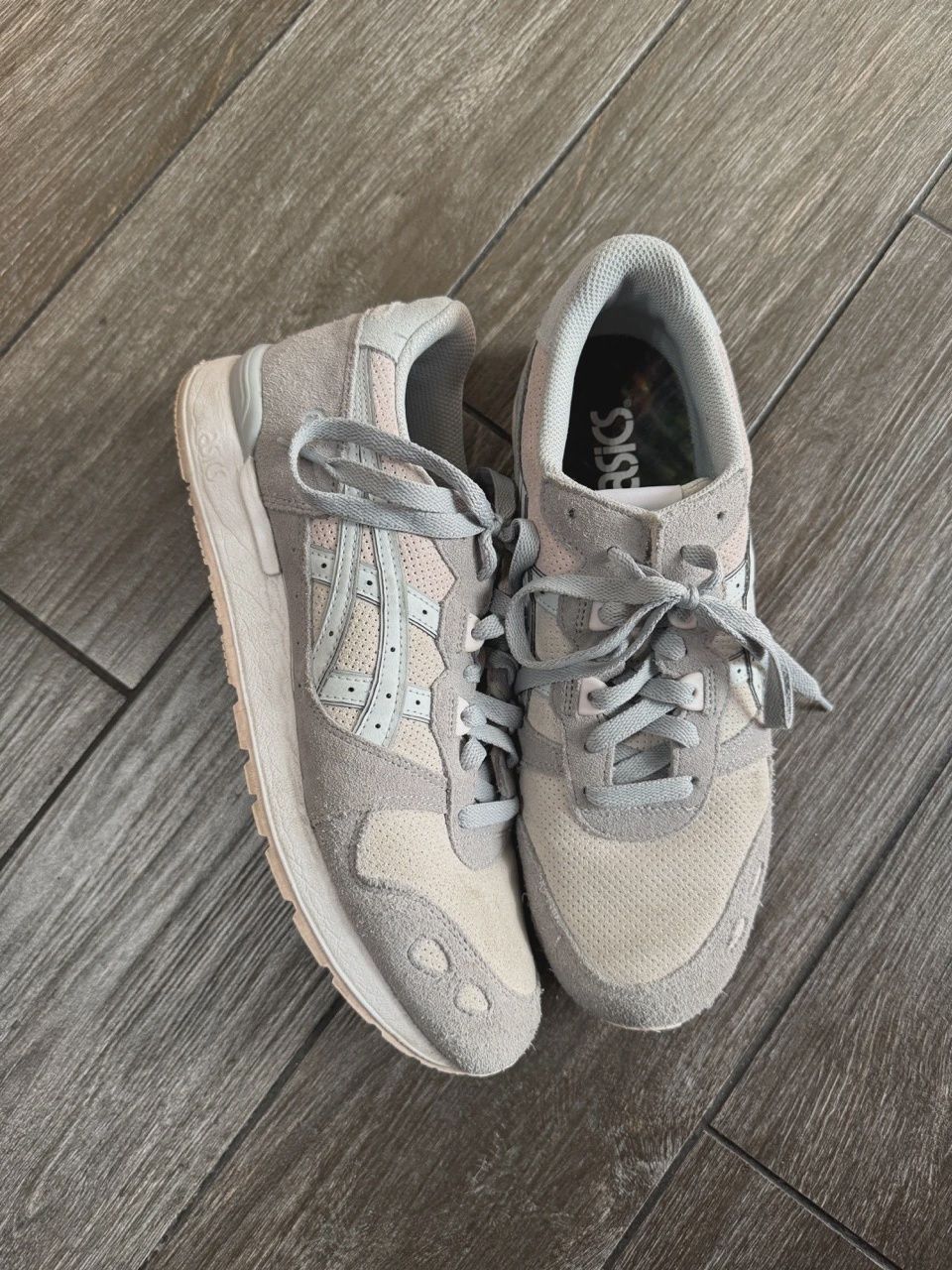 ASICS Gel Lyte size 9.5 • Pre-Owned [3805]